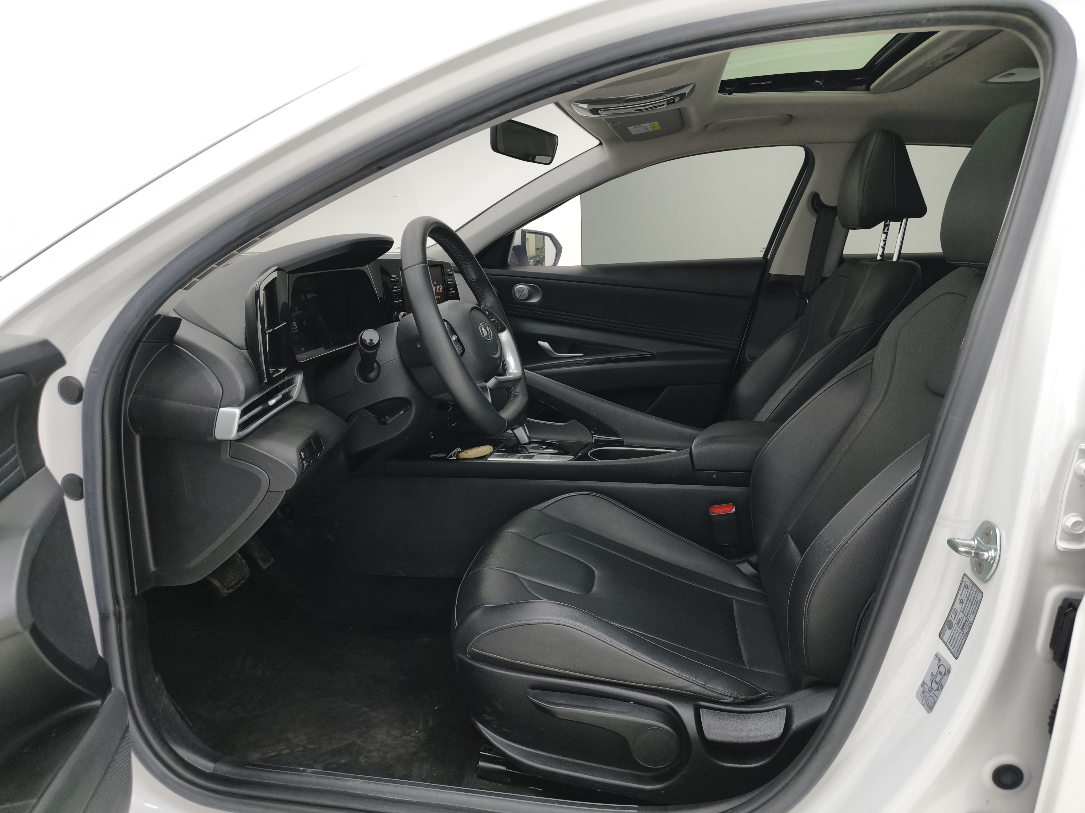 Hyundai Elantra 2022 car image #7