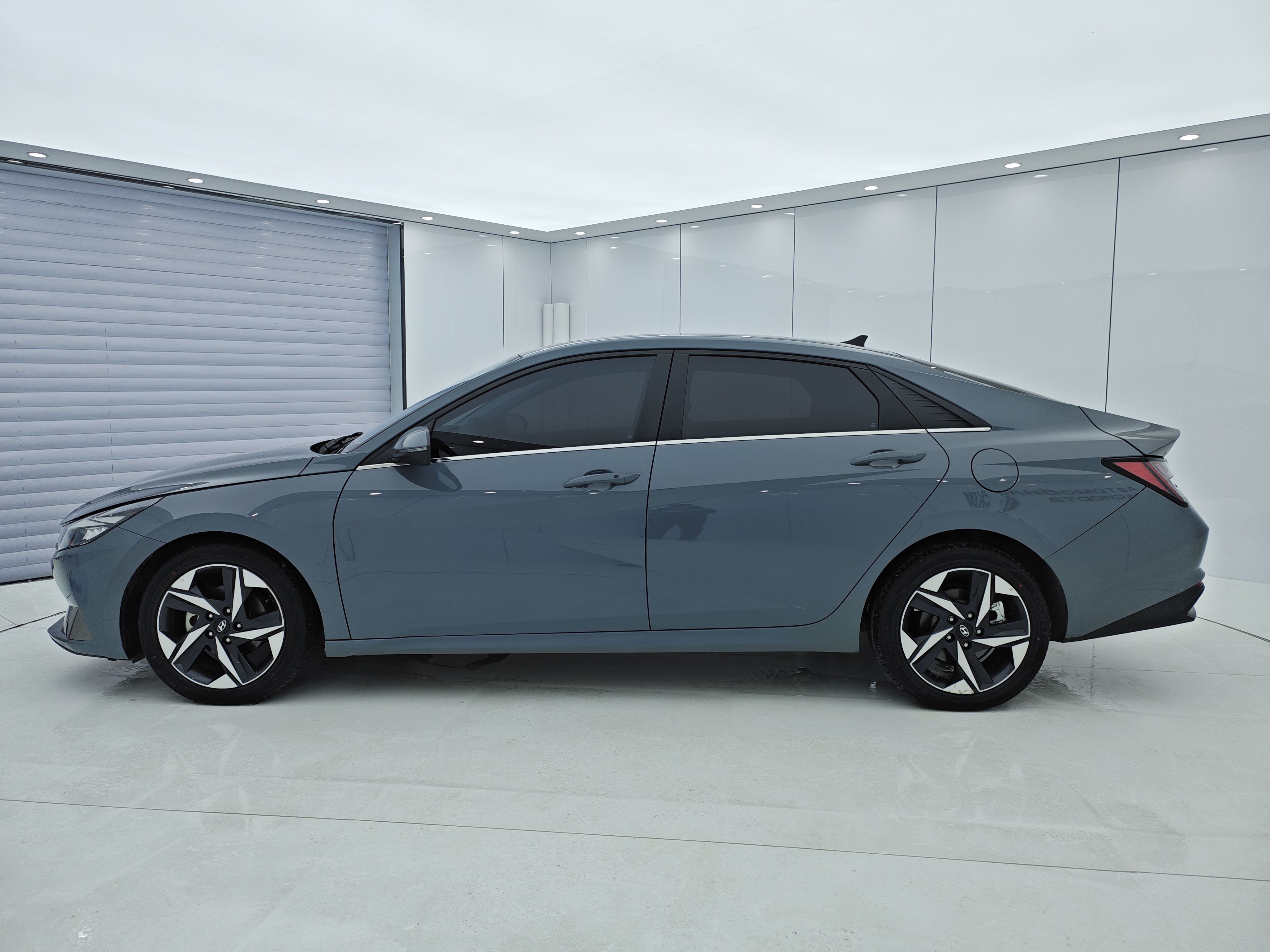 Hyundai Elantra 2022 immagine di auto #7