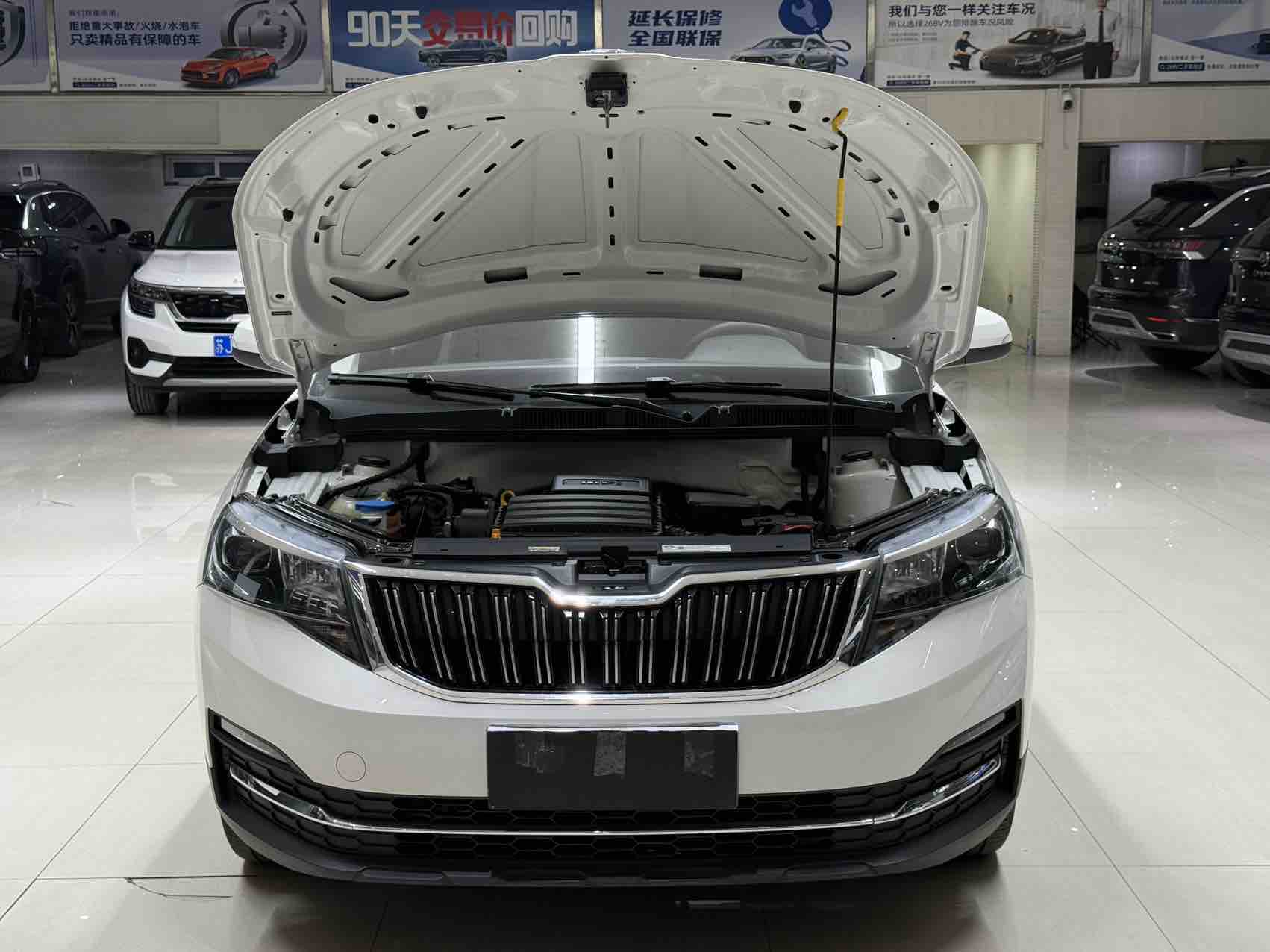 Skoda Kamiq 2022 imagen de coche #7