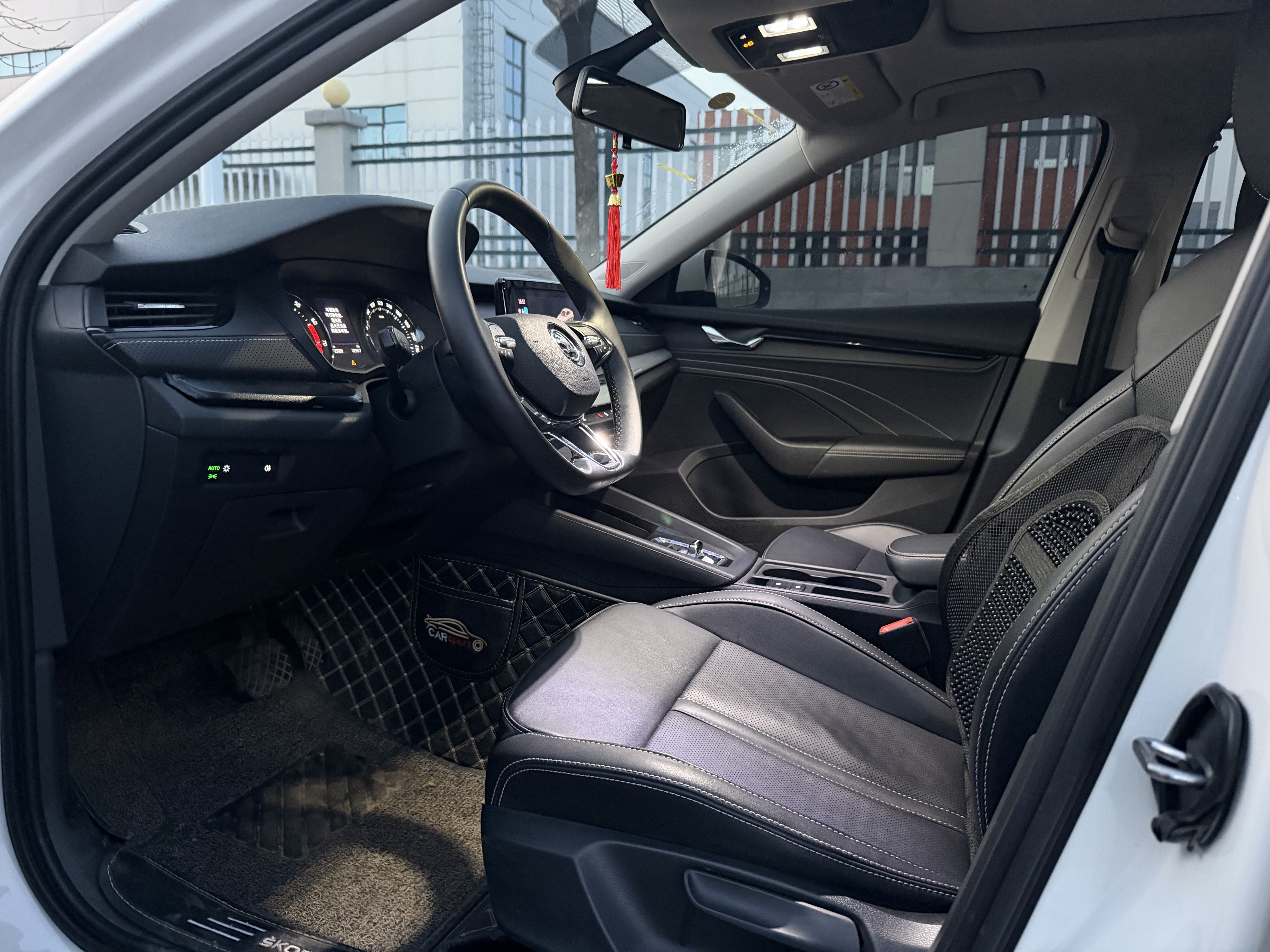 Skoda Octavia 2022 car image #7