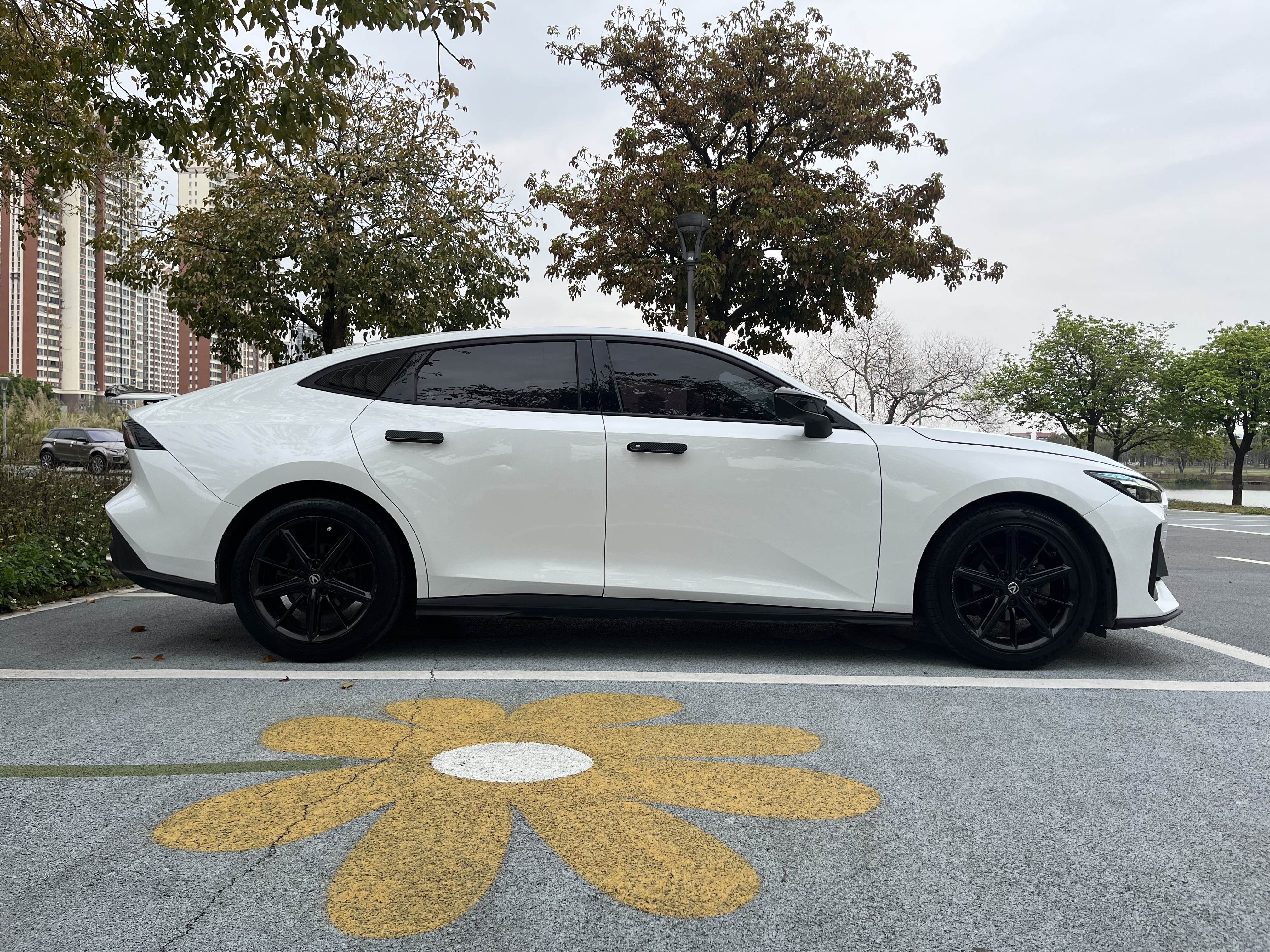 Changan UNI-V 2023 صورة سيارة #7