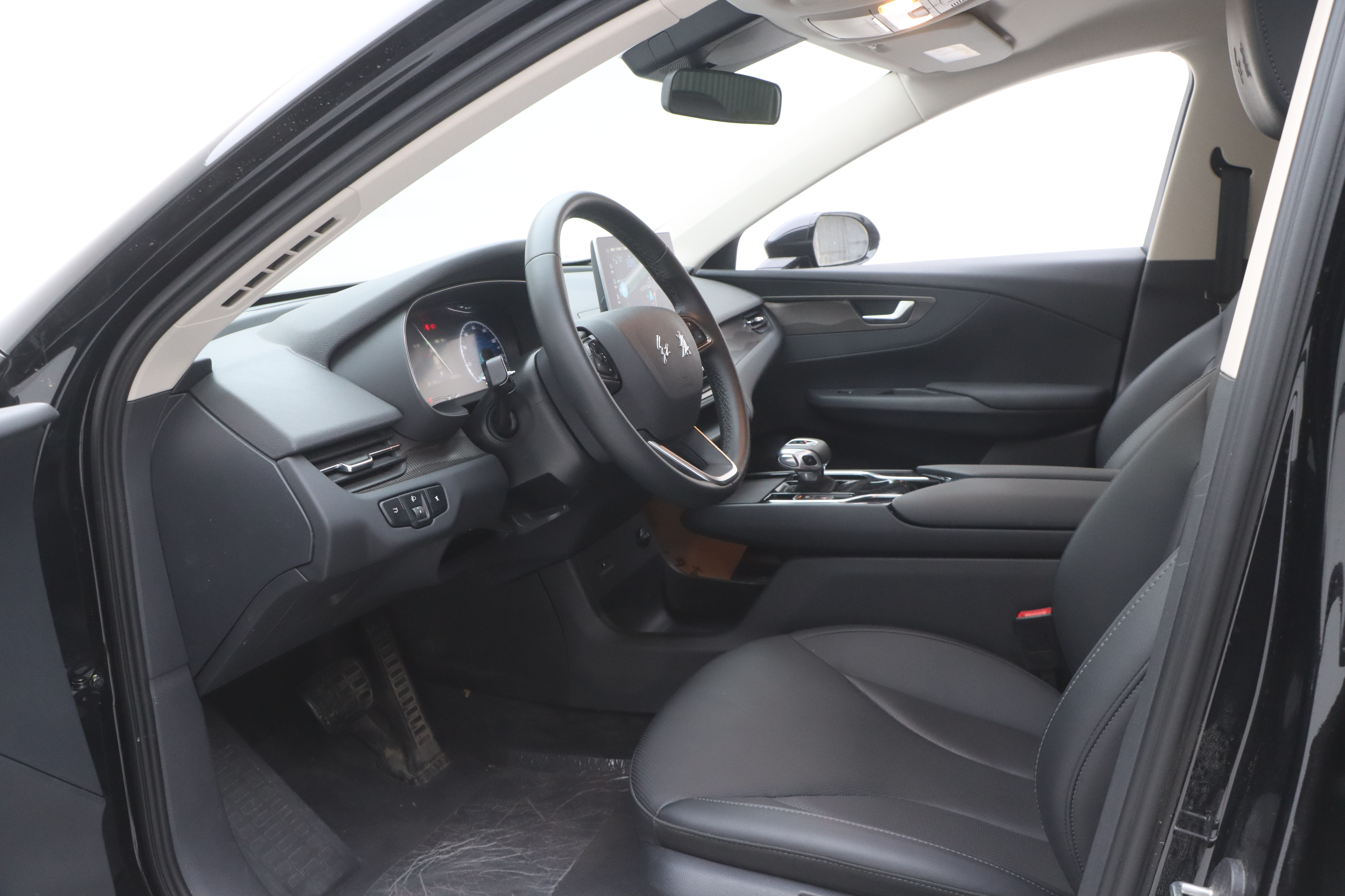 HongQi E-QM5 2022 car image #7