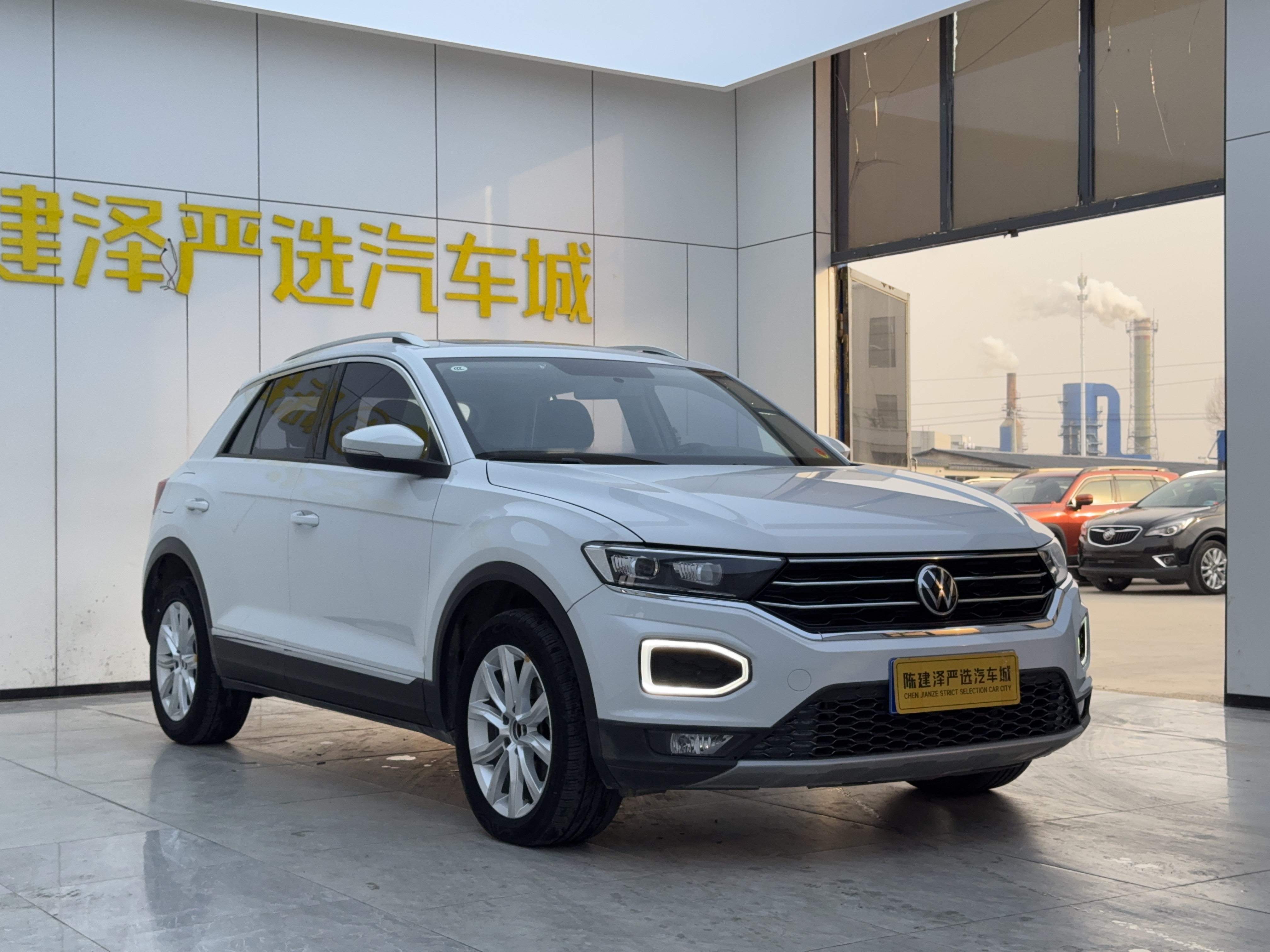 T-Roc 2023 car image #7