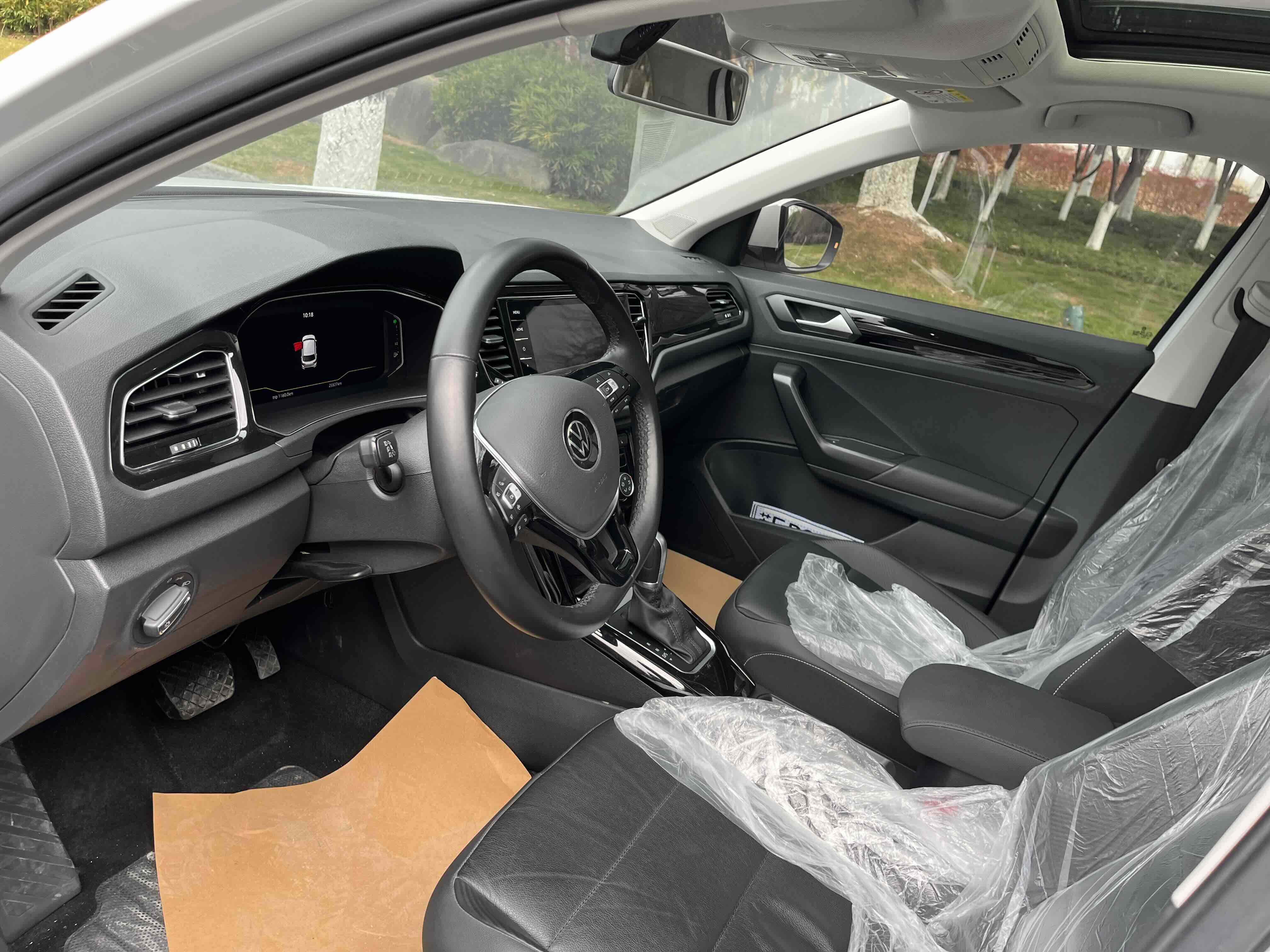 T-Roc 2023 car image #7