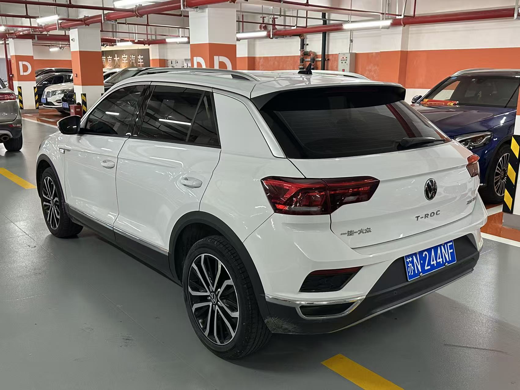 Volkswagen T-Roc 2022 car image #7