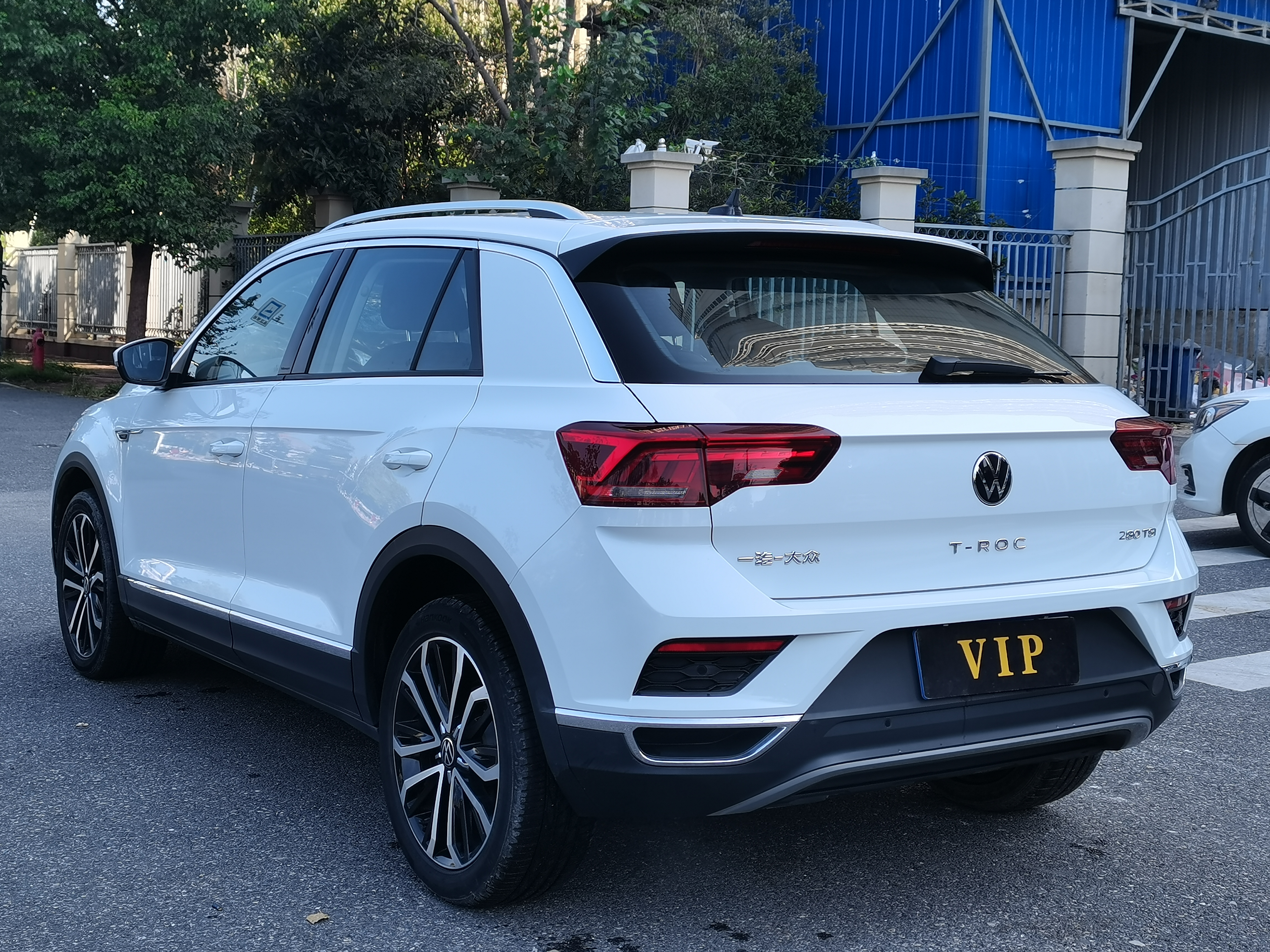 Volkswagen T-Roc 2023 car image #7