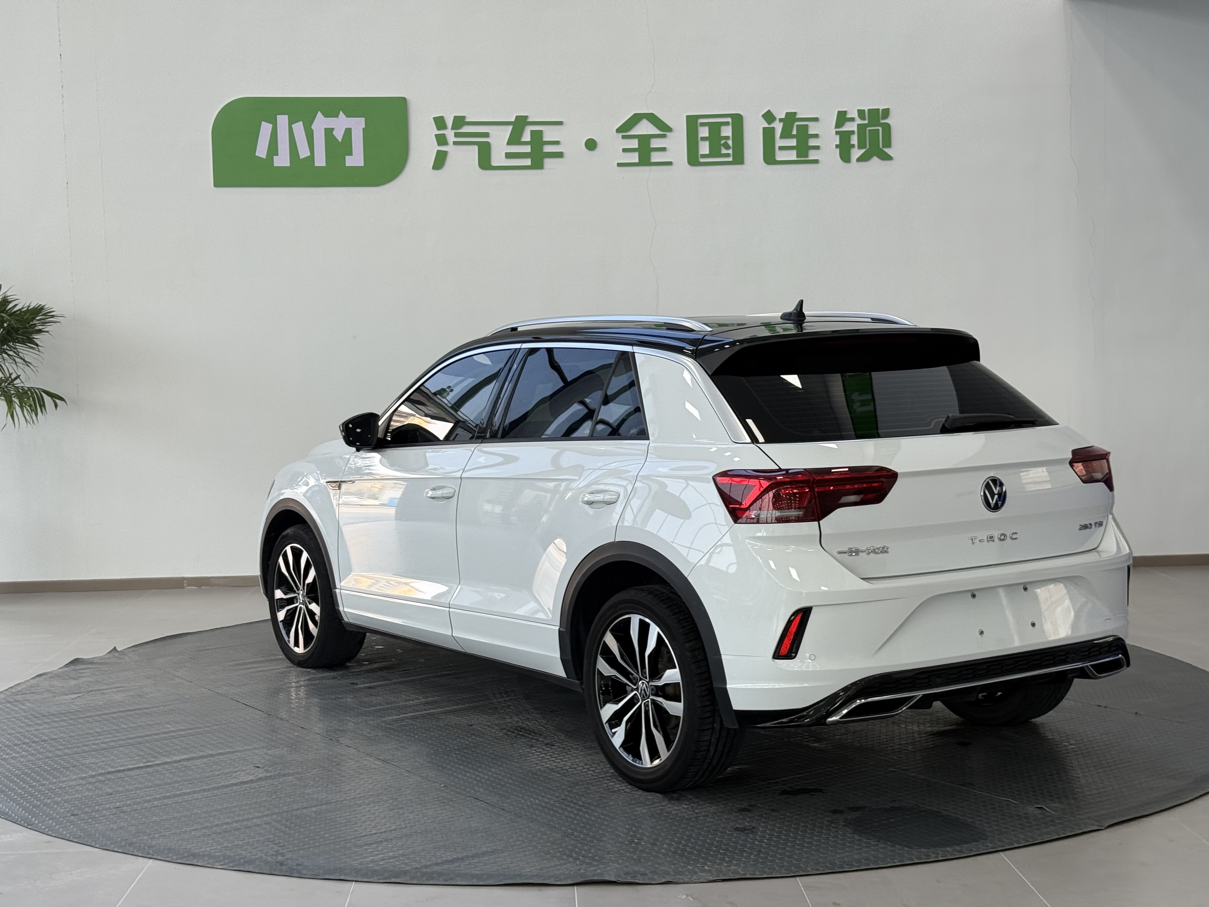 Volkswagen T-Roc 2022 car image #7
