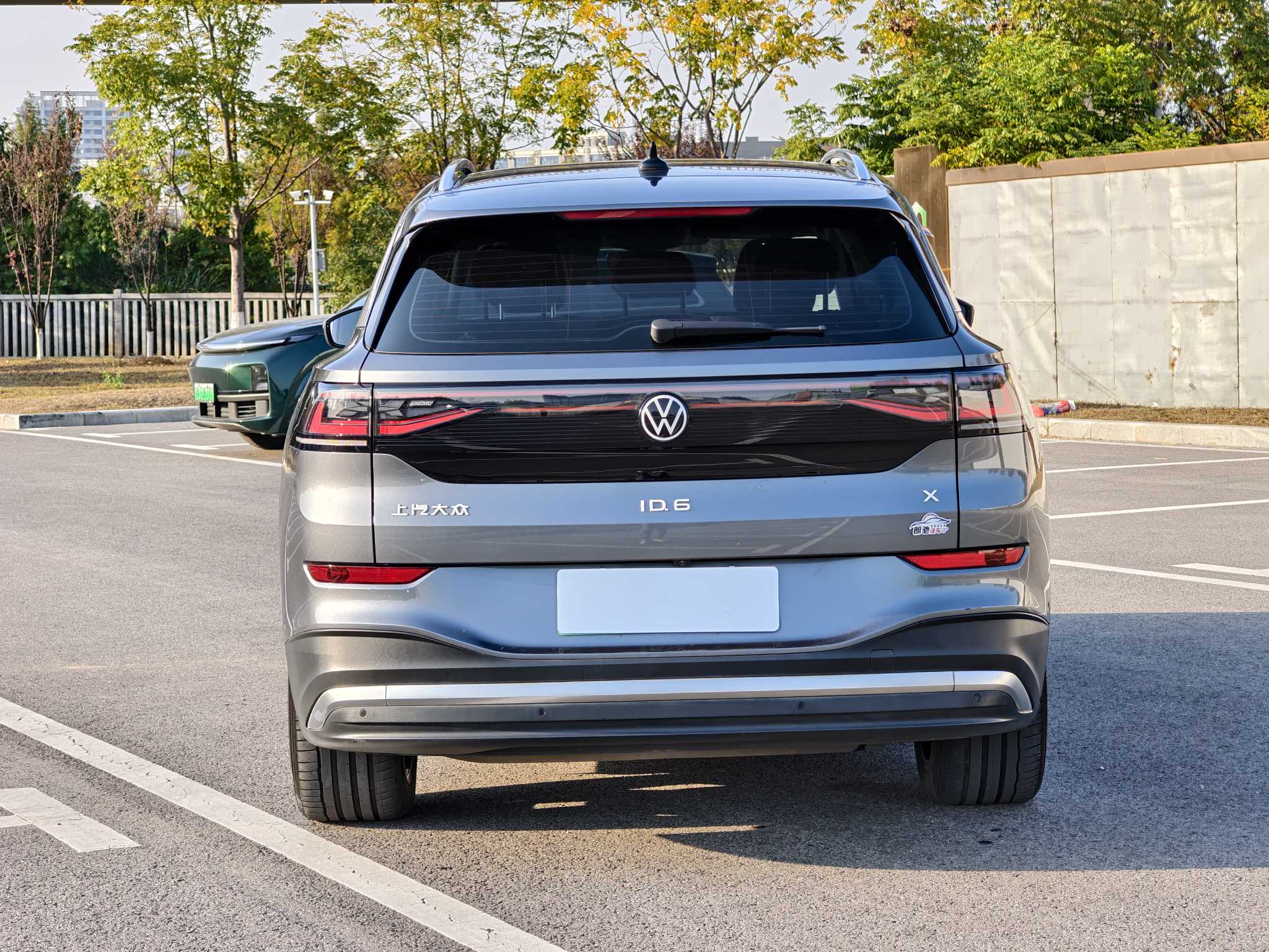 Volkswagen ID.6 X 2022 car image #7