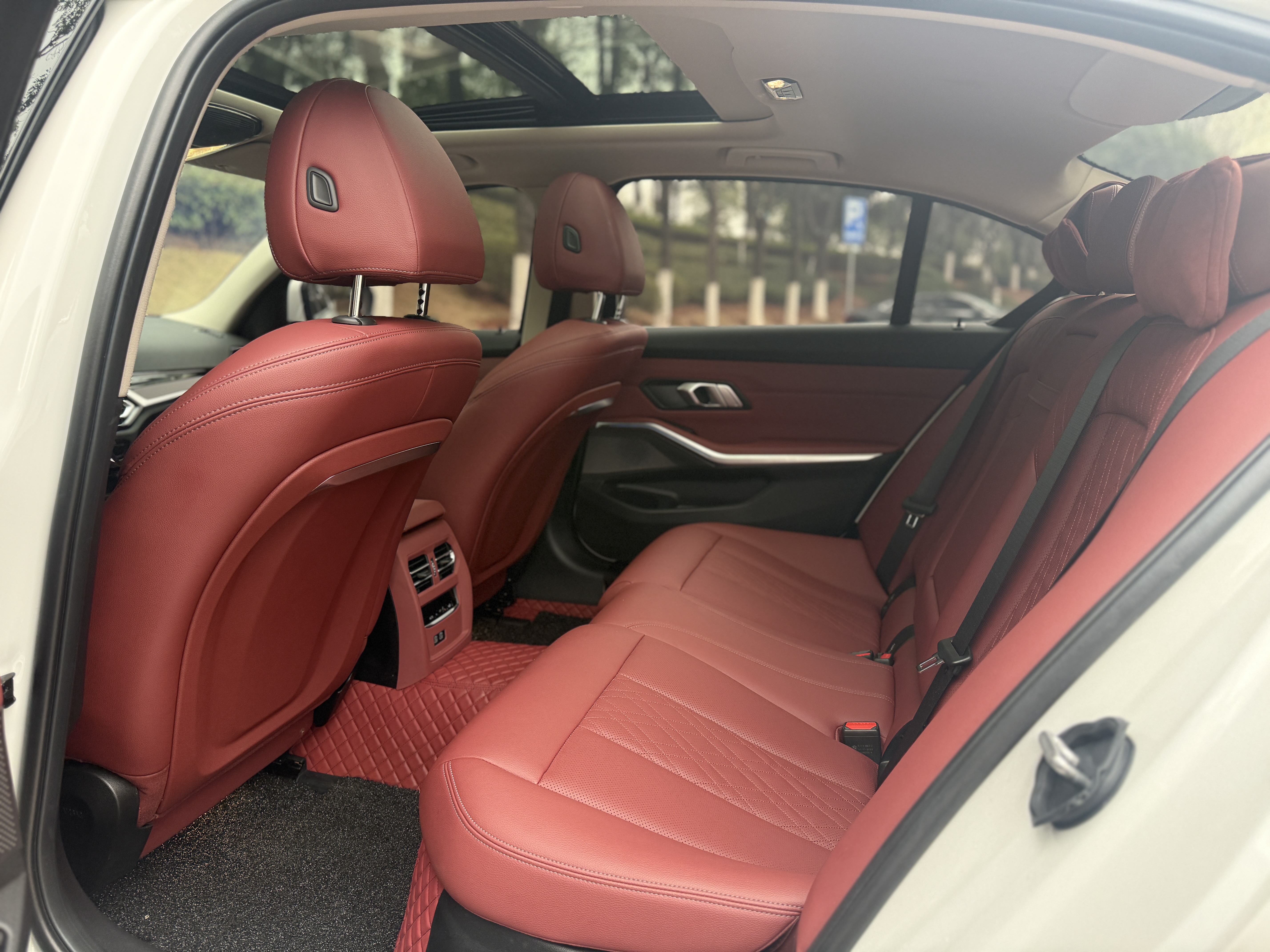 BMW i3 2023 car image #7