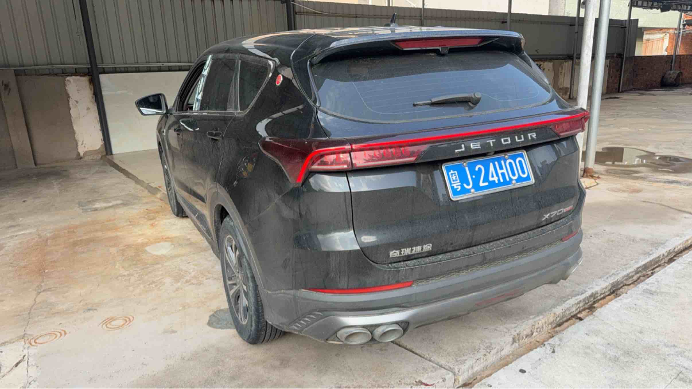 X70 2022 car image #7