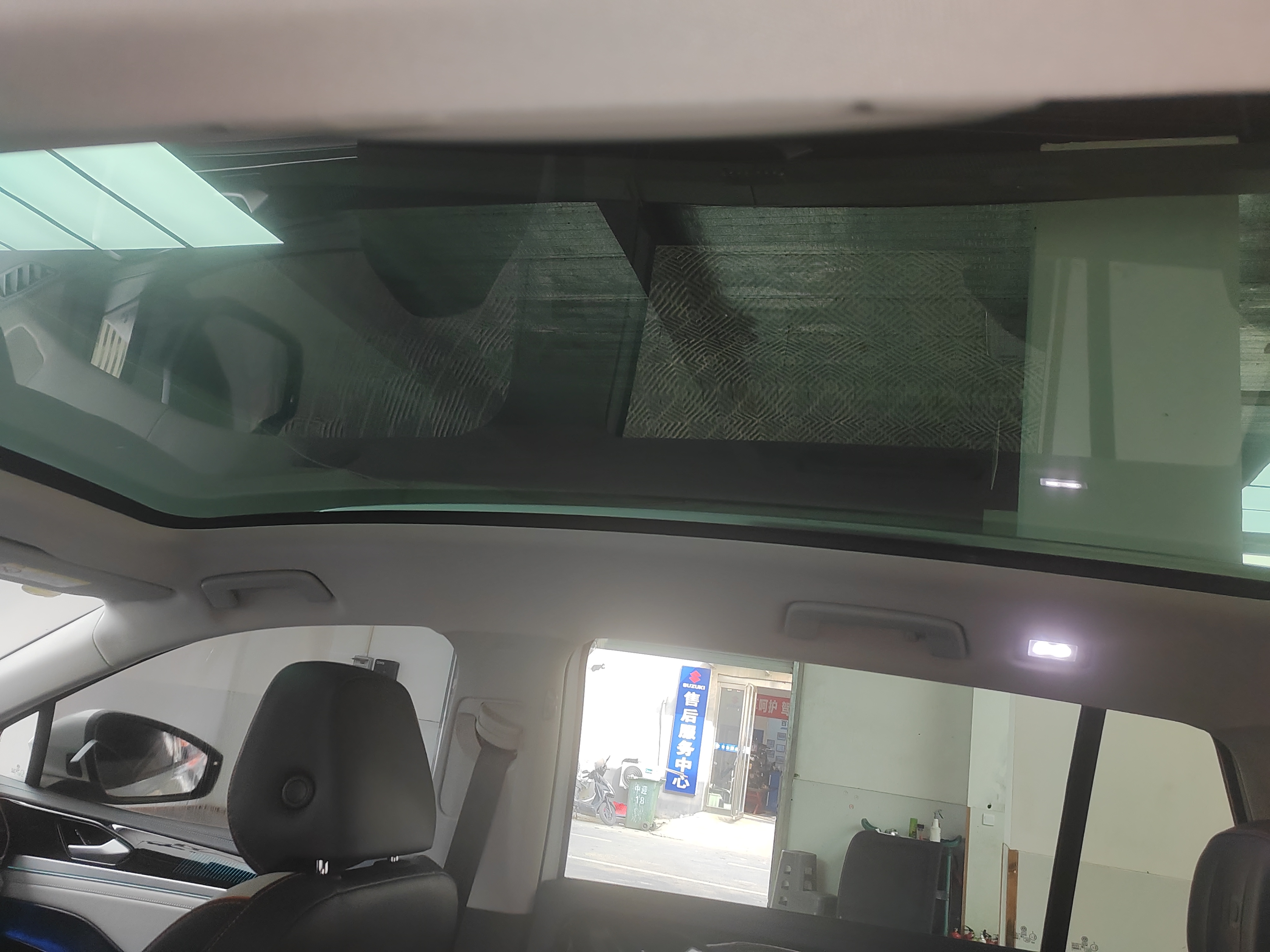 Volkswagen ID.6 Crozz 2023 immagine di auto #7