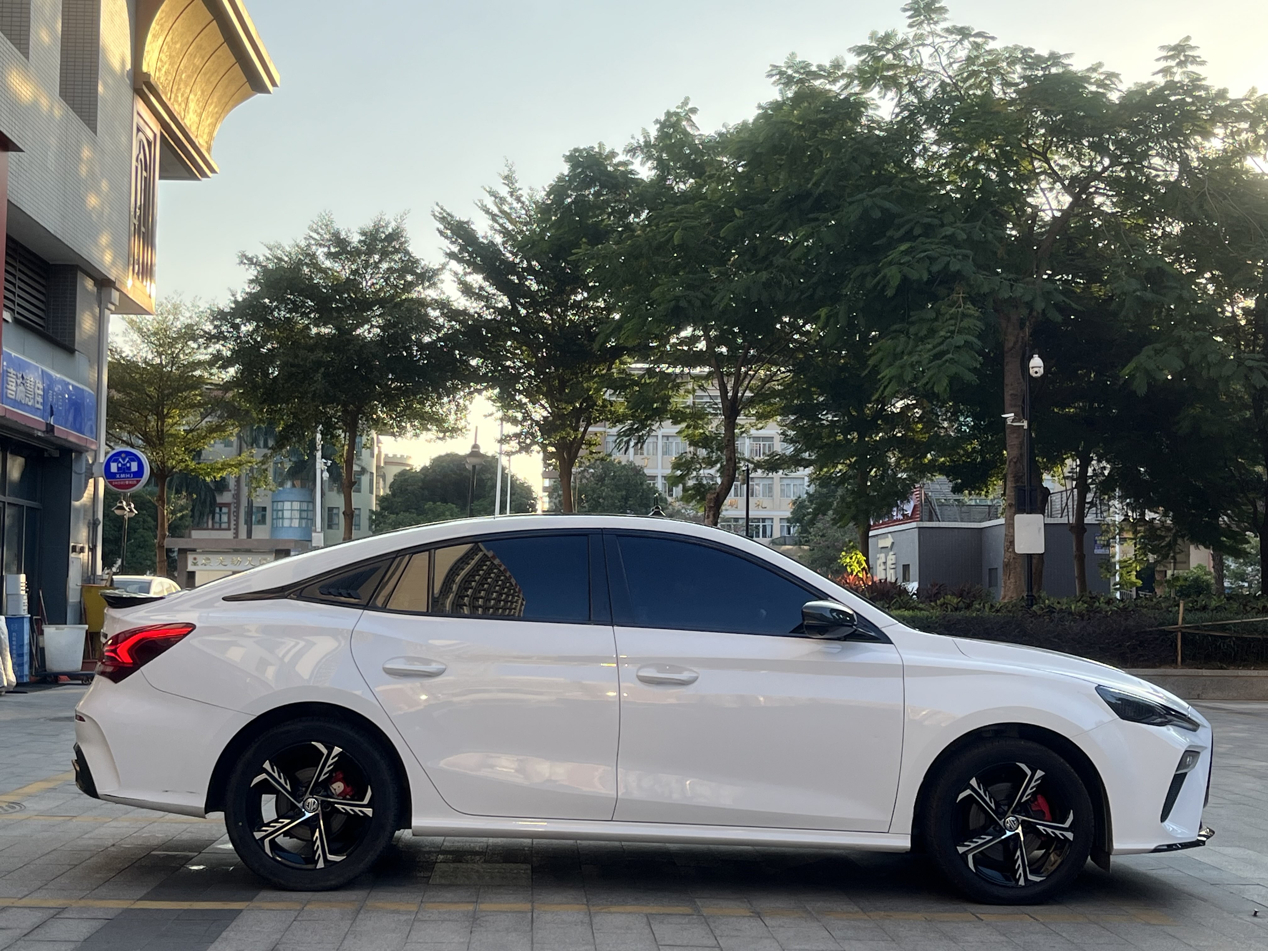 MG 5 Scorpio 2023 car image #7