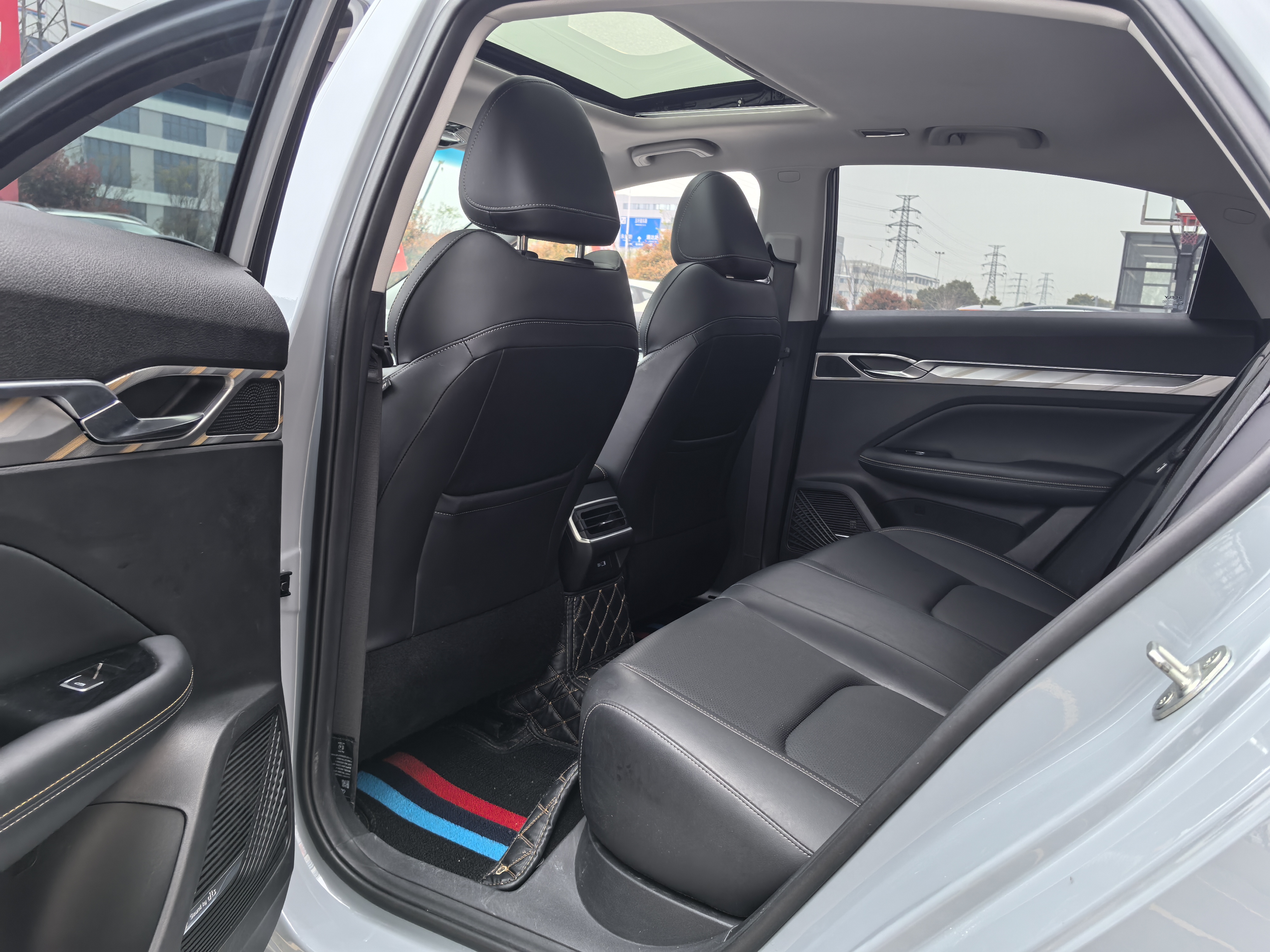 GEELY 2023 car image #7