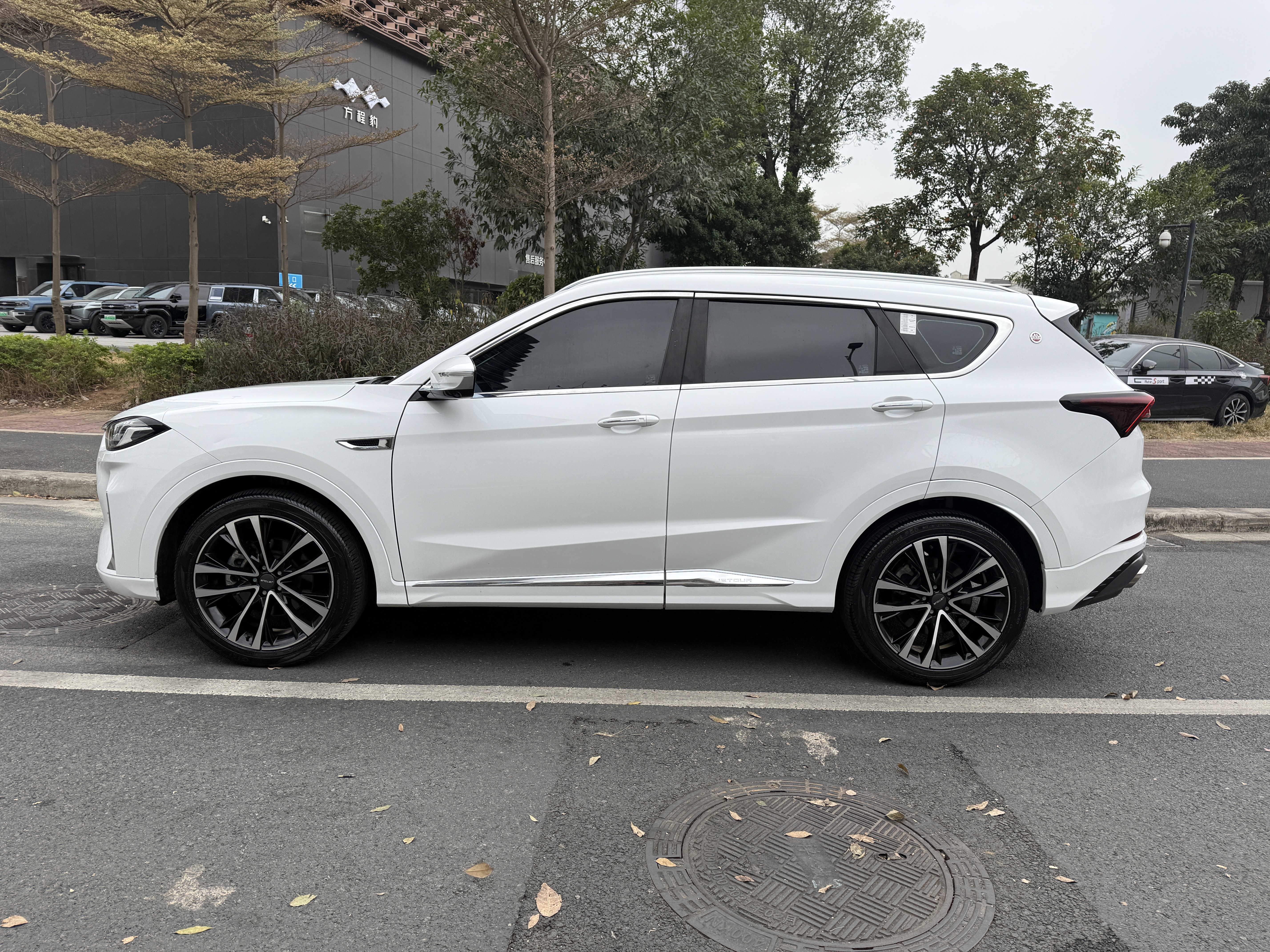 Jetour X70 PLUS 2023 car image #7
