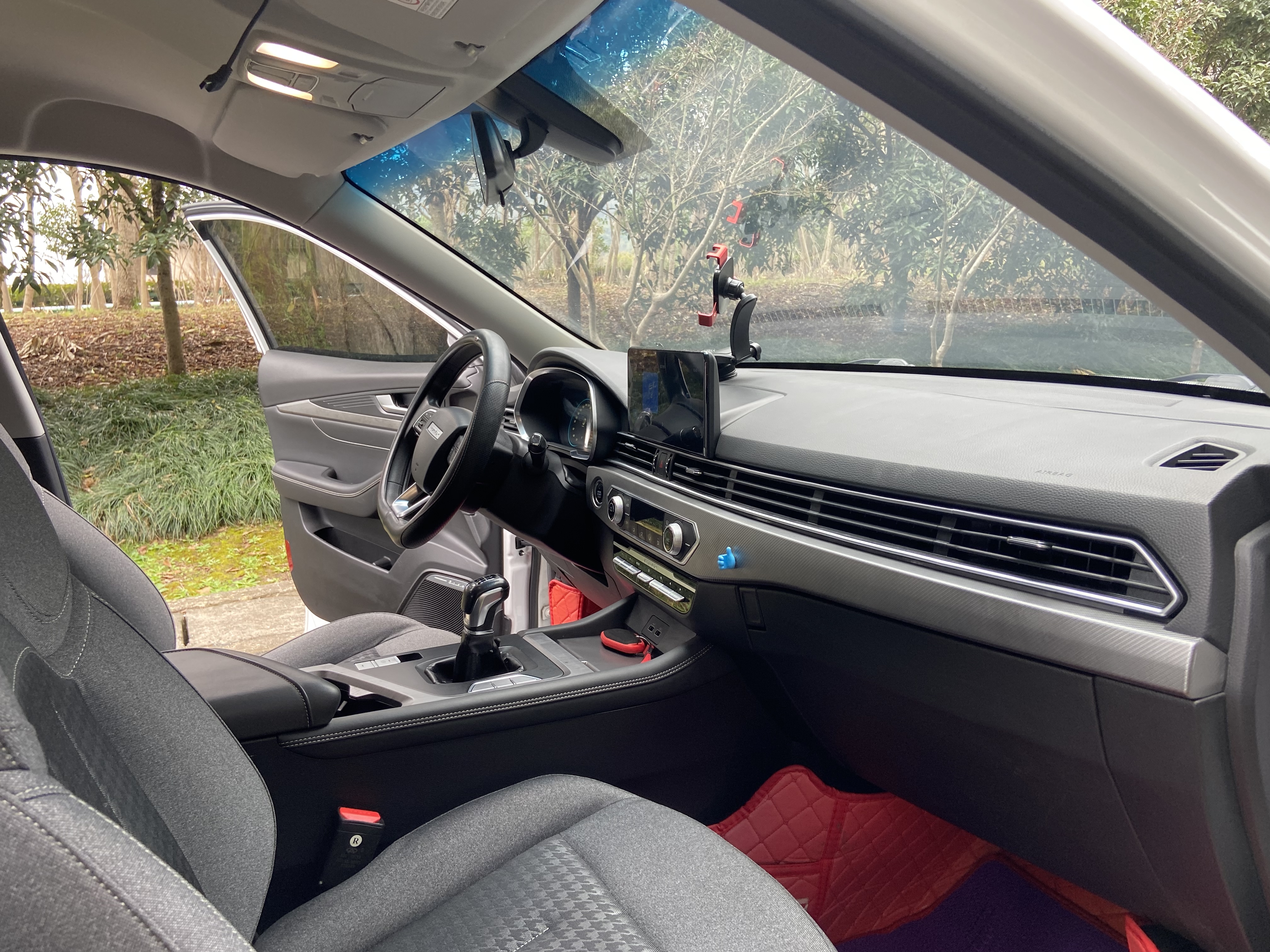 X70S 2022 car image #7