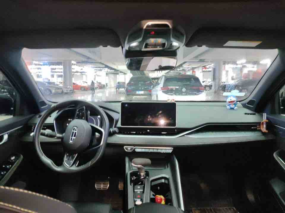 Preface 2023 immagine di auto #7