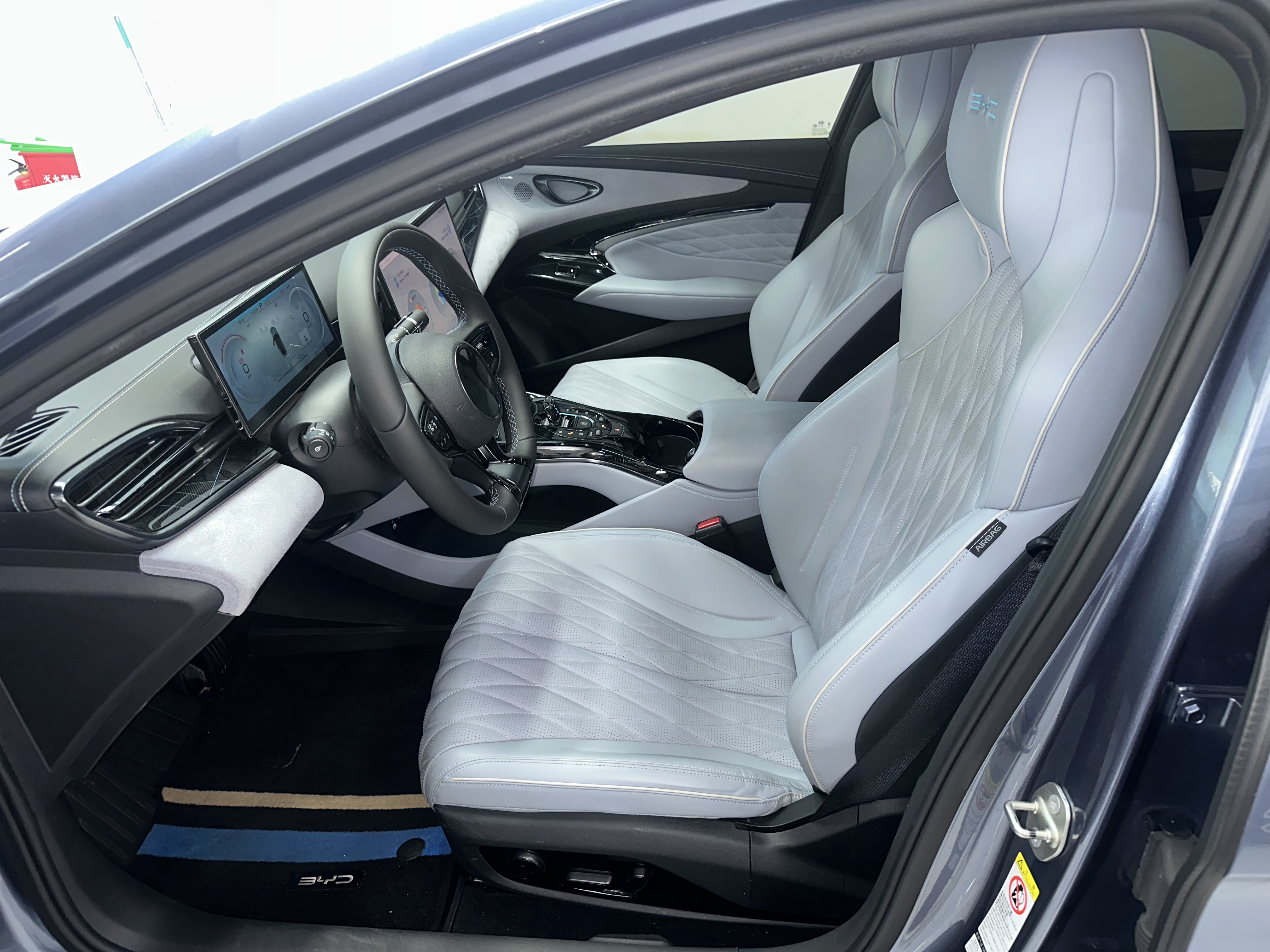 BYD Seal 2022 car image #7