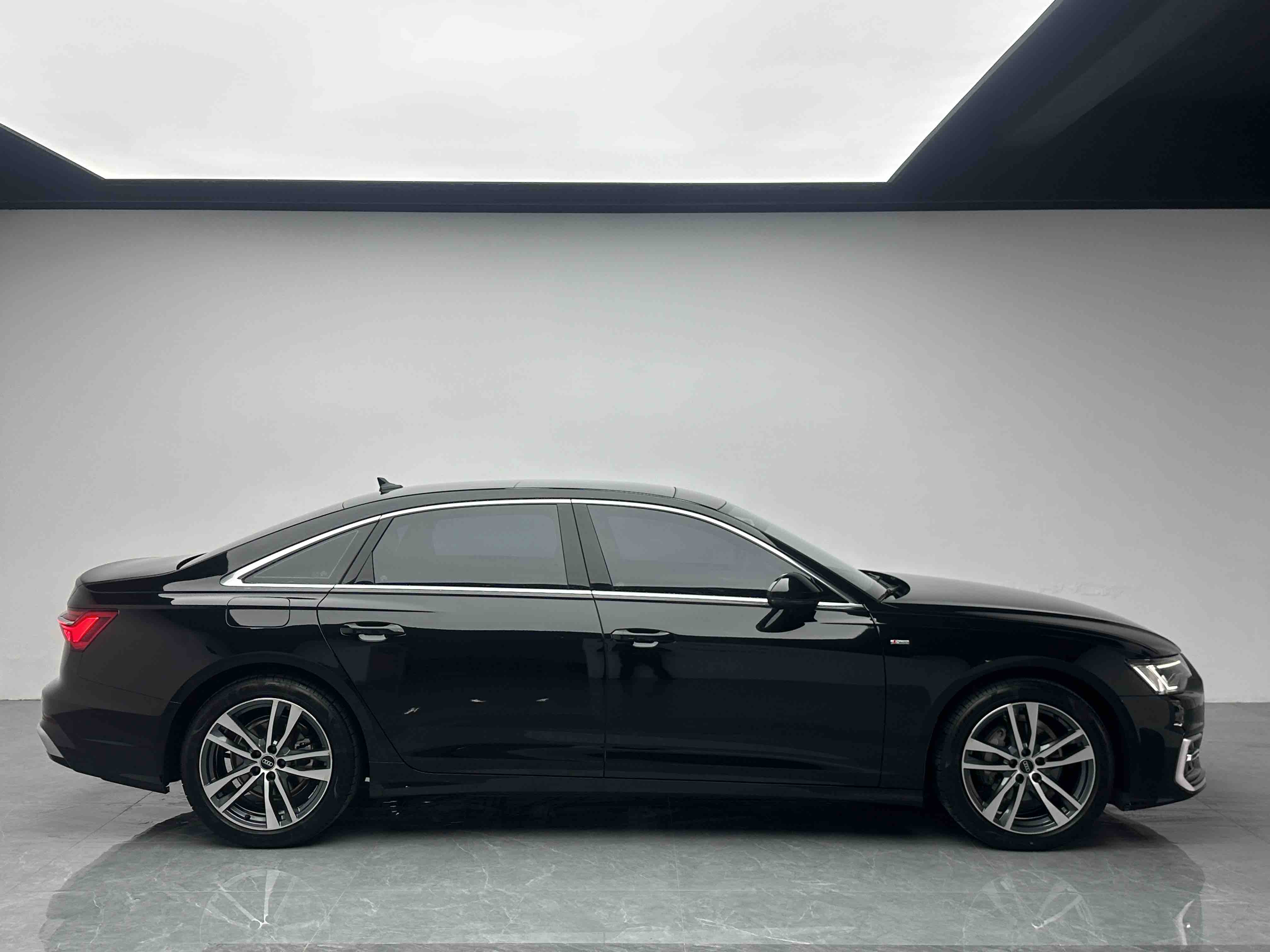 Audi A6L 2023 car image #7