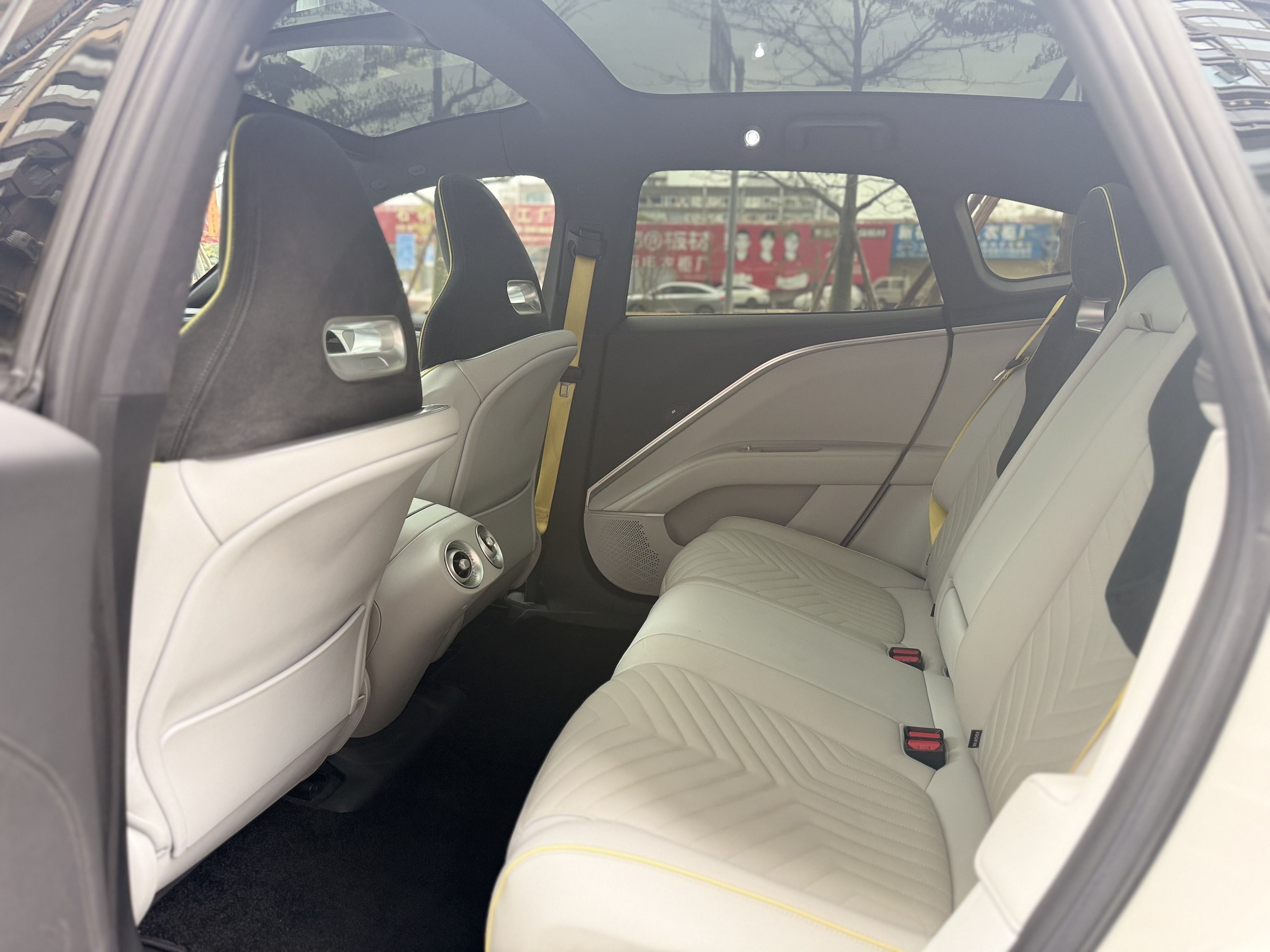 Avatr 11 2023 immagine di auto #7