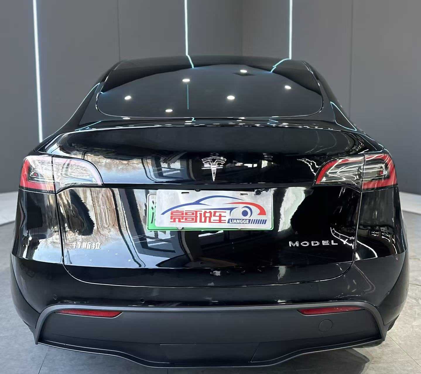 Tesla Model Y 2023 car image #7