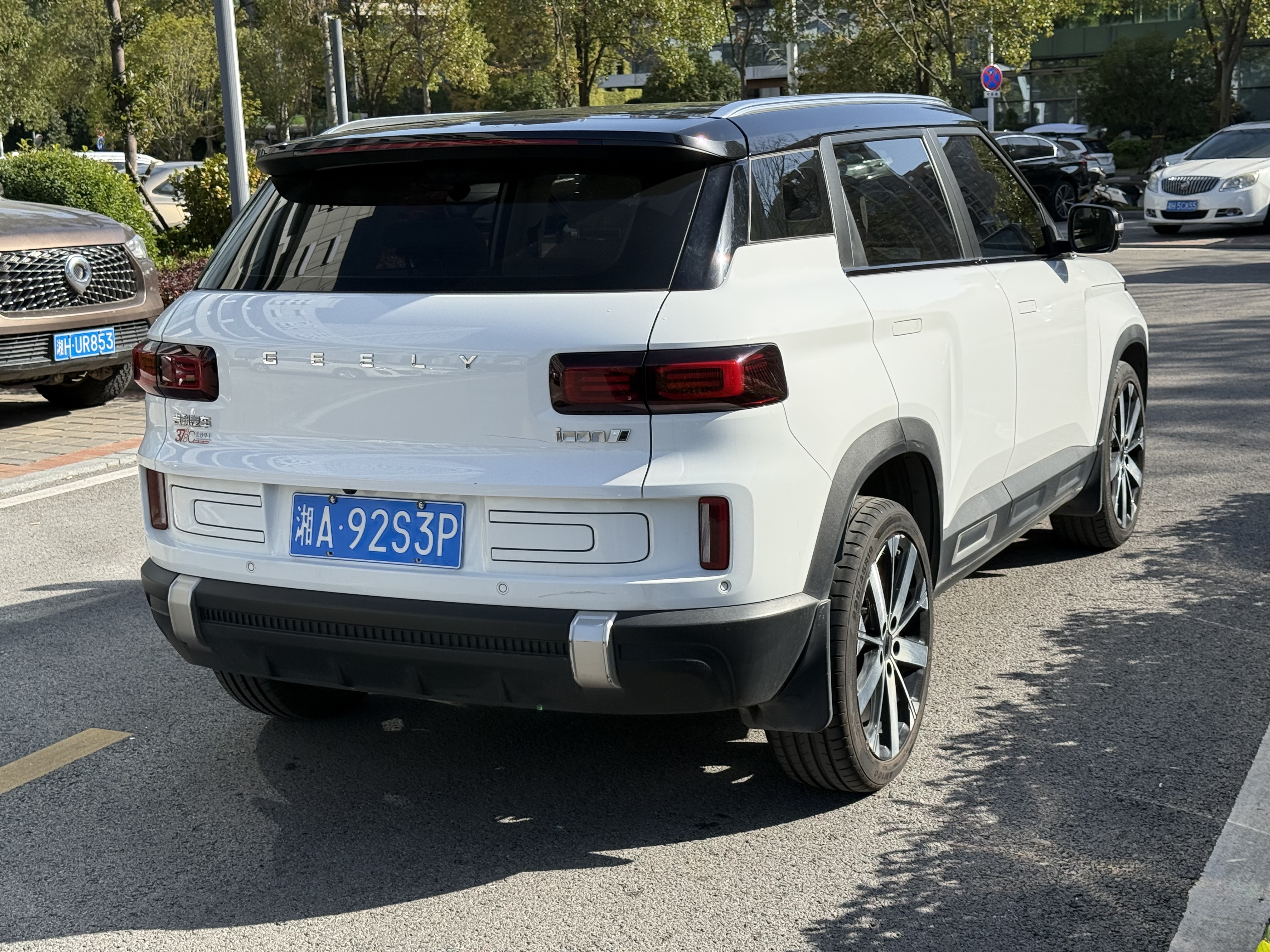 GEELY ICON 2023 #7 GEELY ICON 2023 صورة سيارة #7