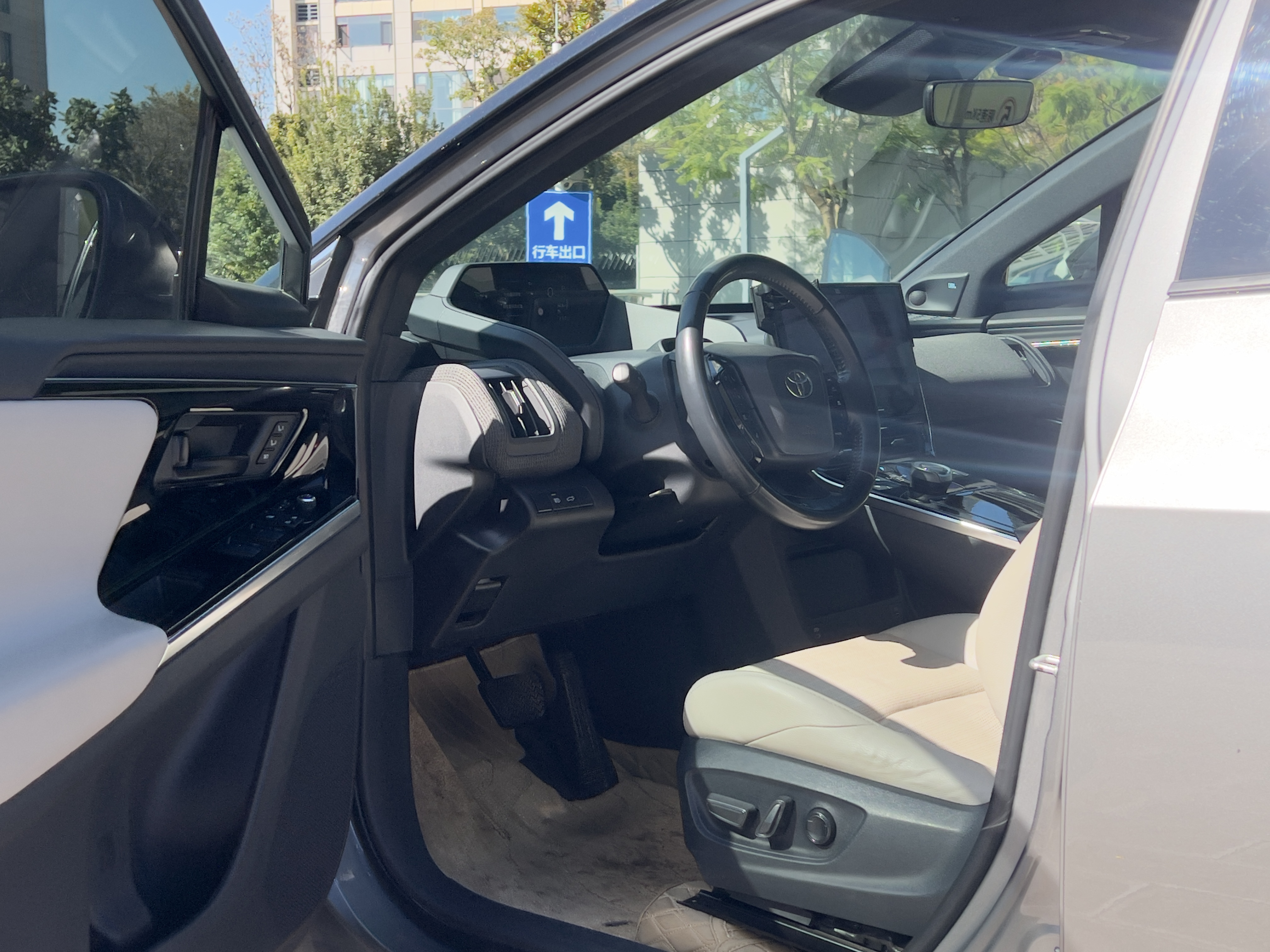 Toyota bZ4X 2022 #7 Toyota bZ4X 2022 car image #7