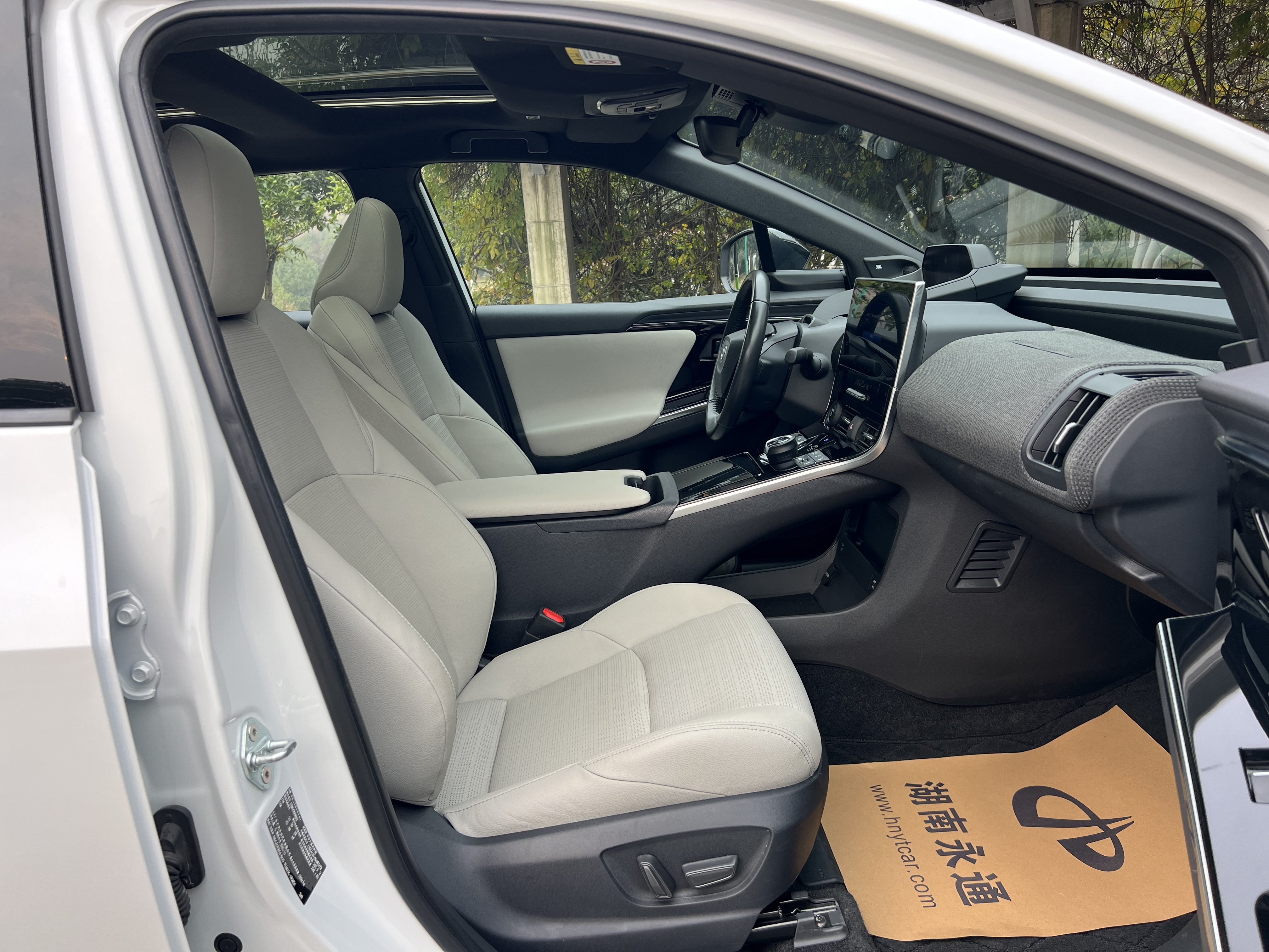 Toyota bZ4X 2022 immagine di auto #7