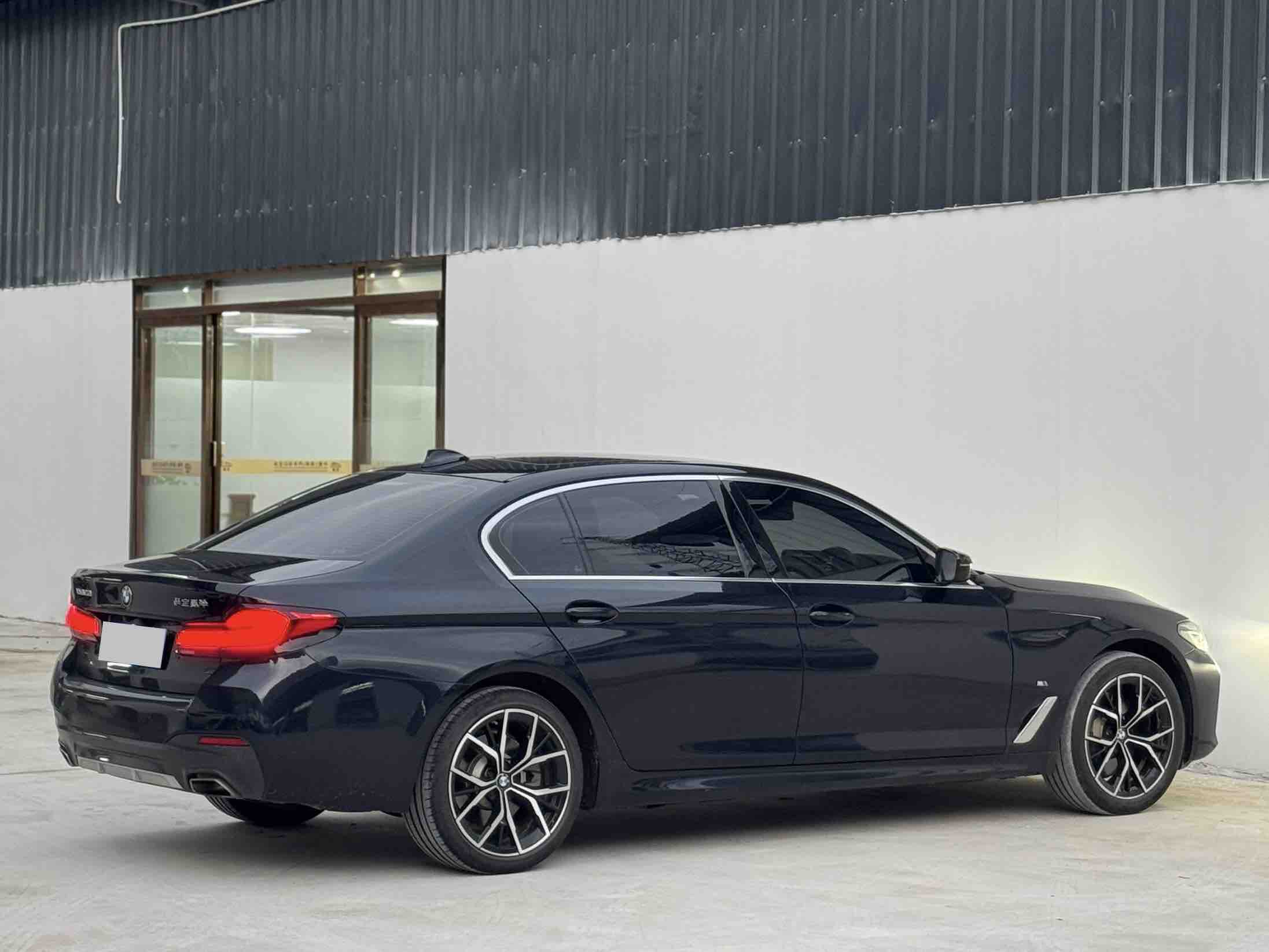 BMW 5 Series 2023 #7 BMW 5 Series 2023 car image #7