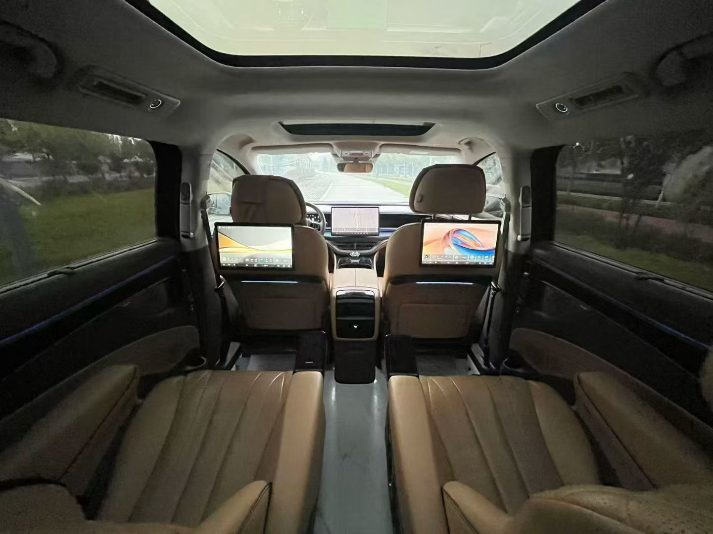 Denza D9 2023 car image #7