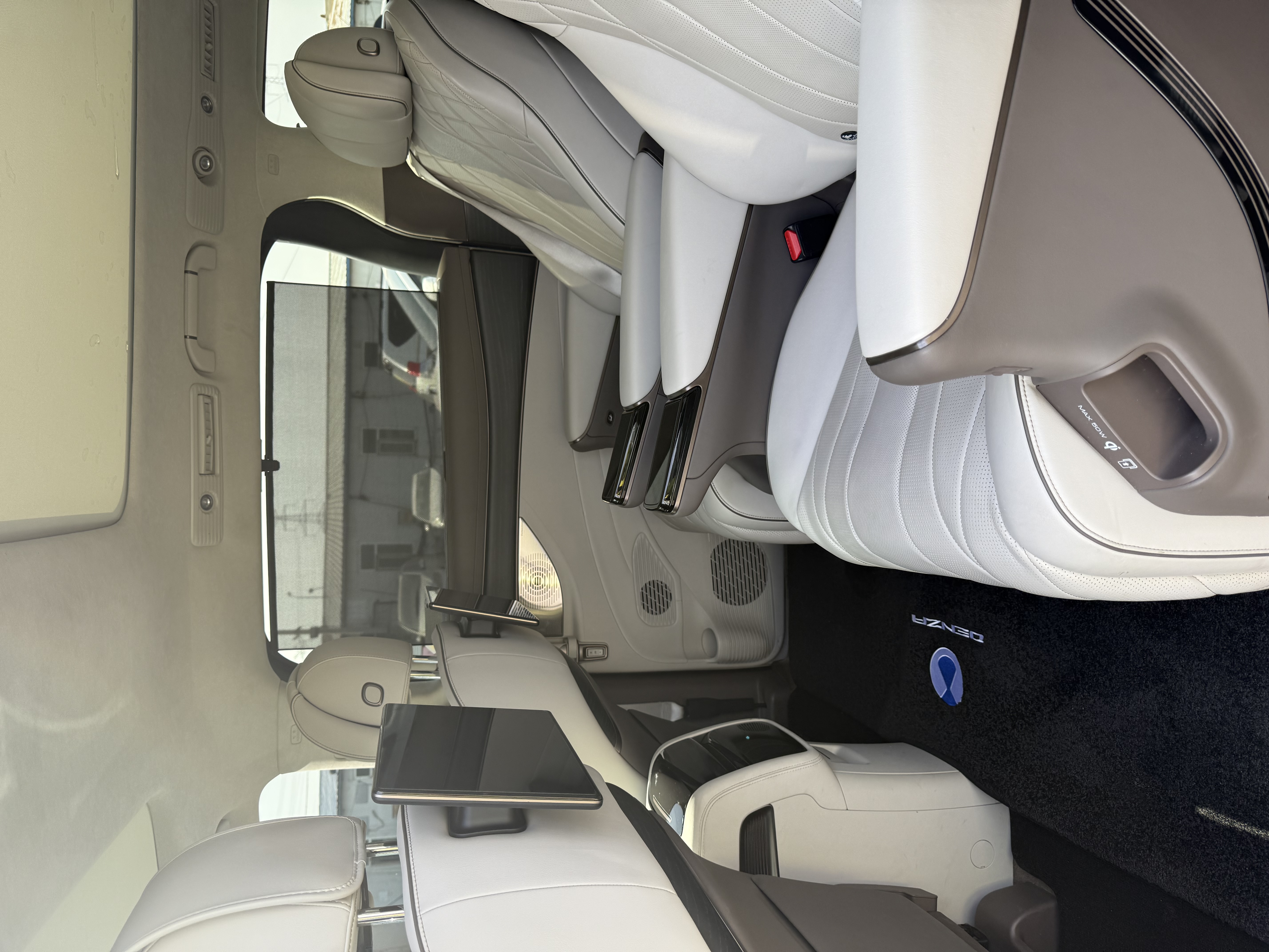 Denza D9 2023 car image #7