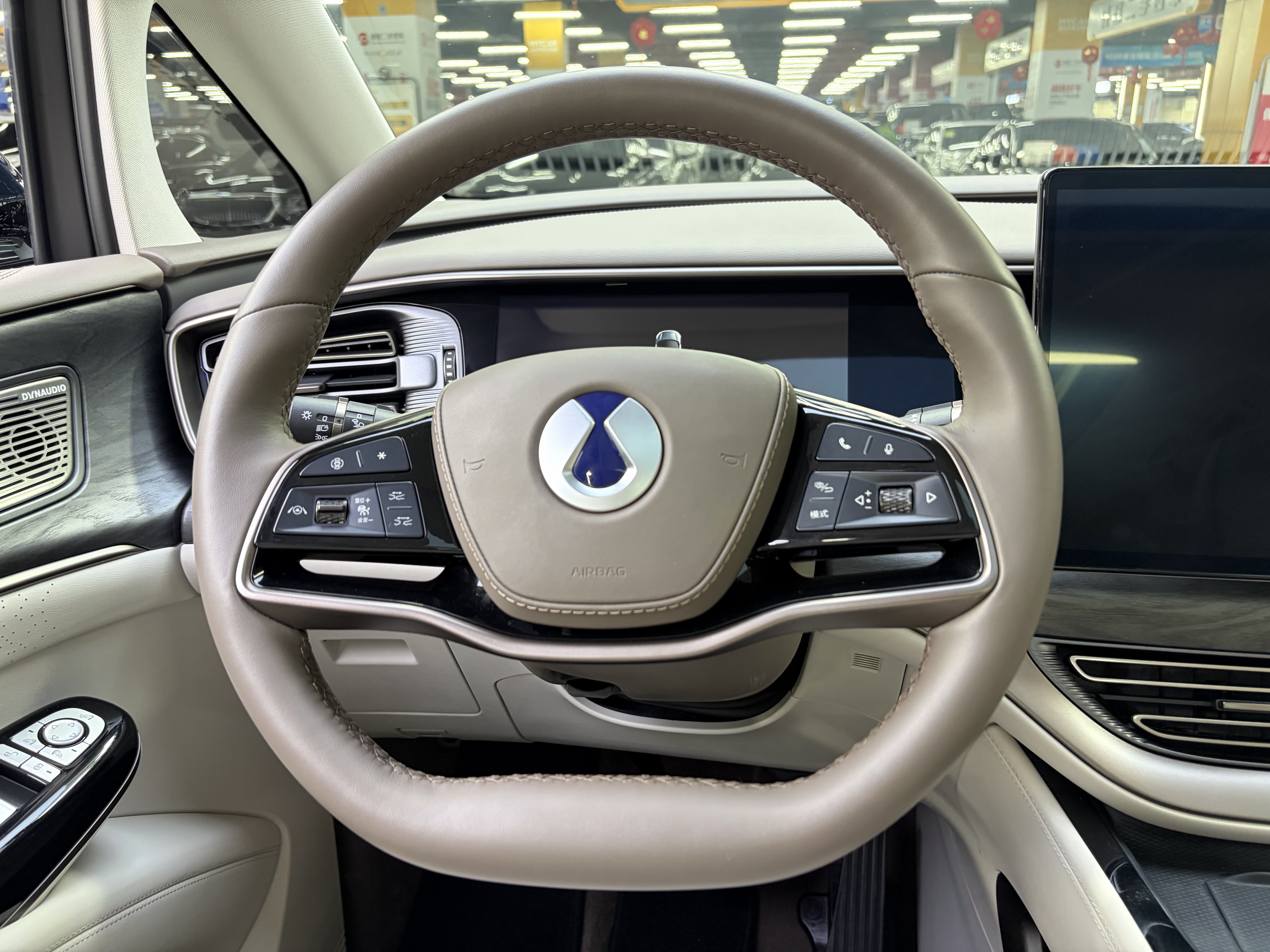 Denza D9 2023 صورة سيارة #7