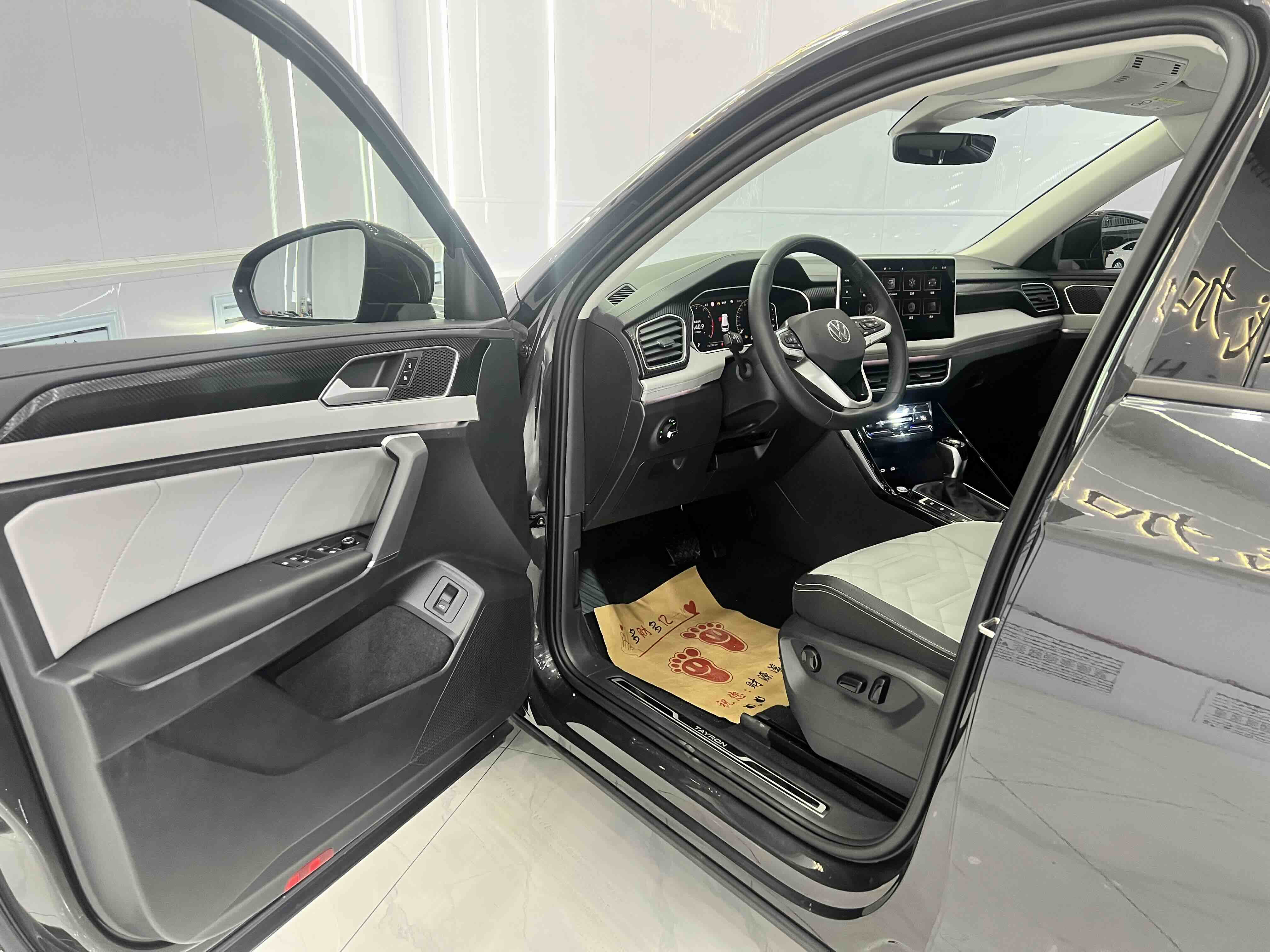 Volkswagen Tayron 2023 immagine di auto #7