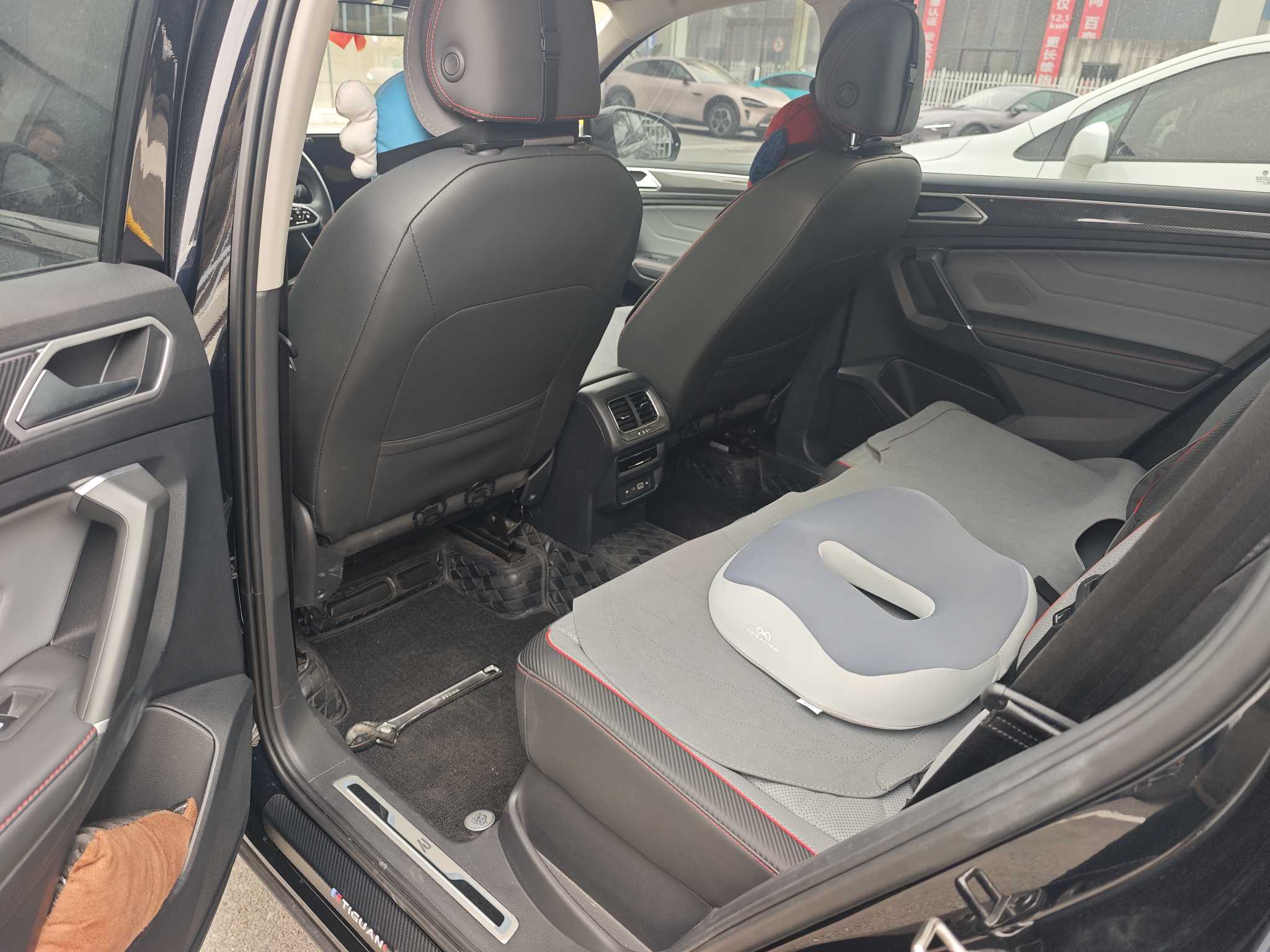 Volkswagen Tiguan L 2023 car image #7