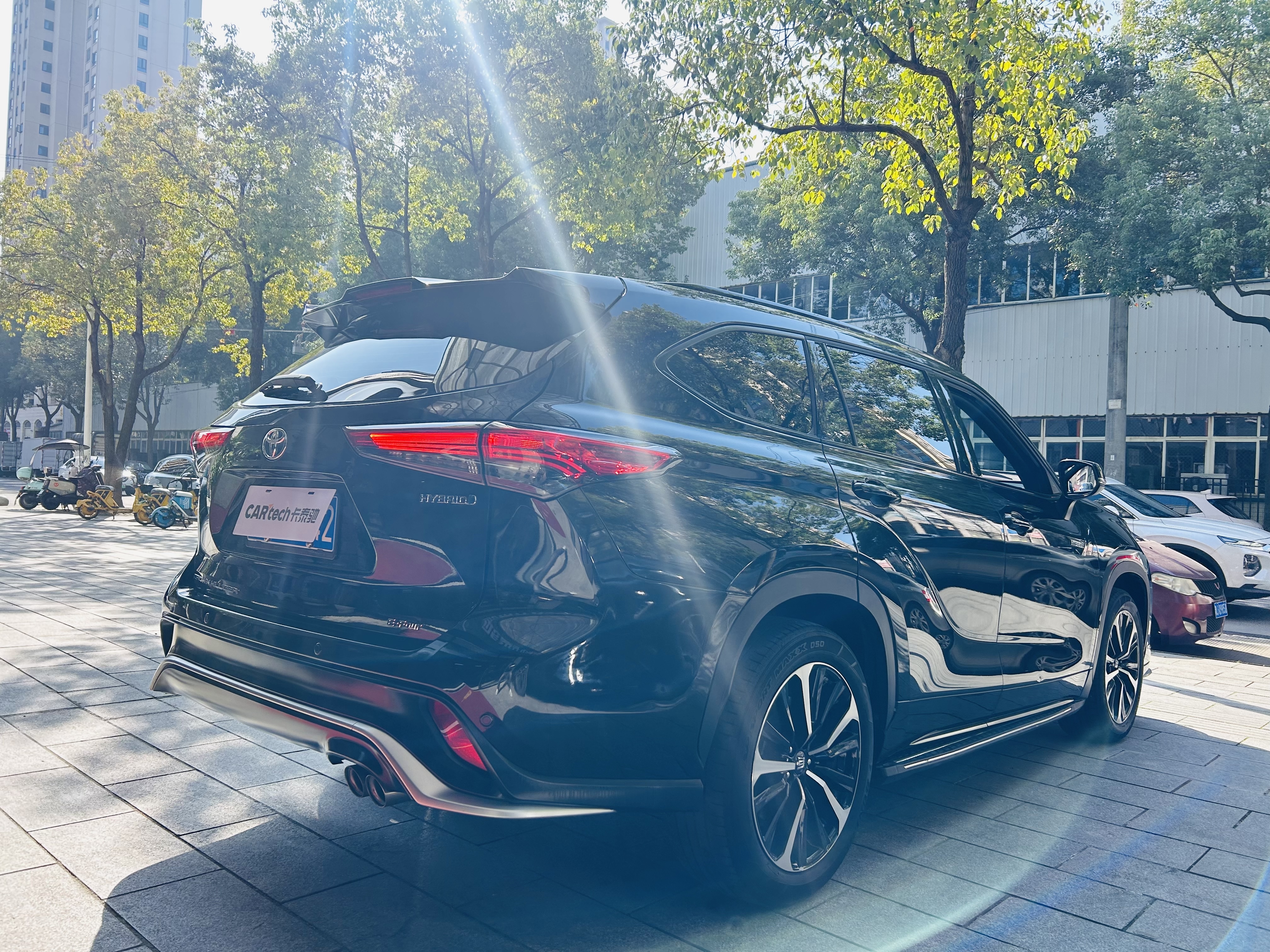 丰田 皇冠陆放 2023 汽车图片 #7