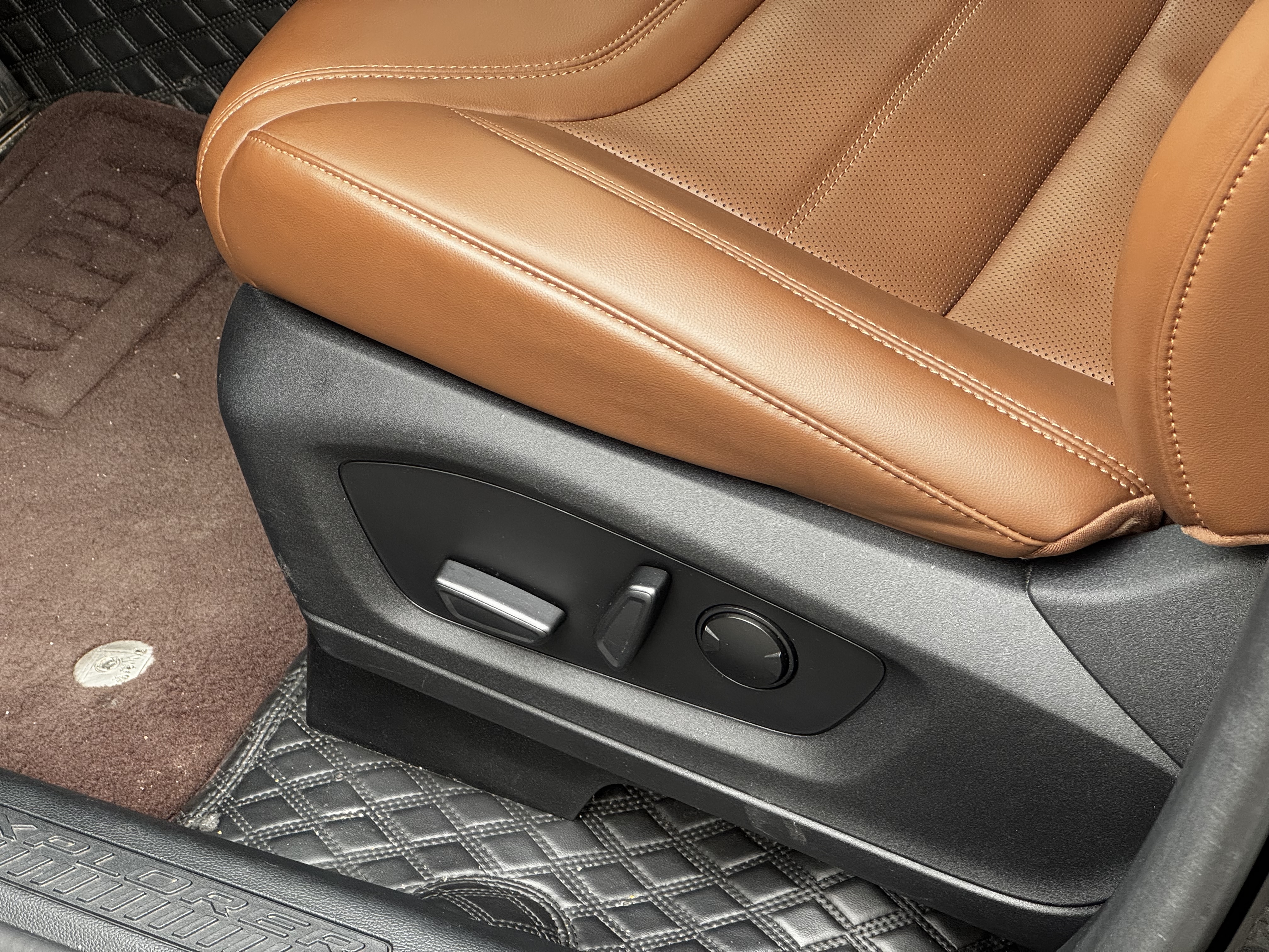 Ford Explorer 2024 صورة سيارة #7