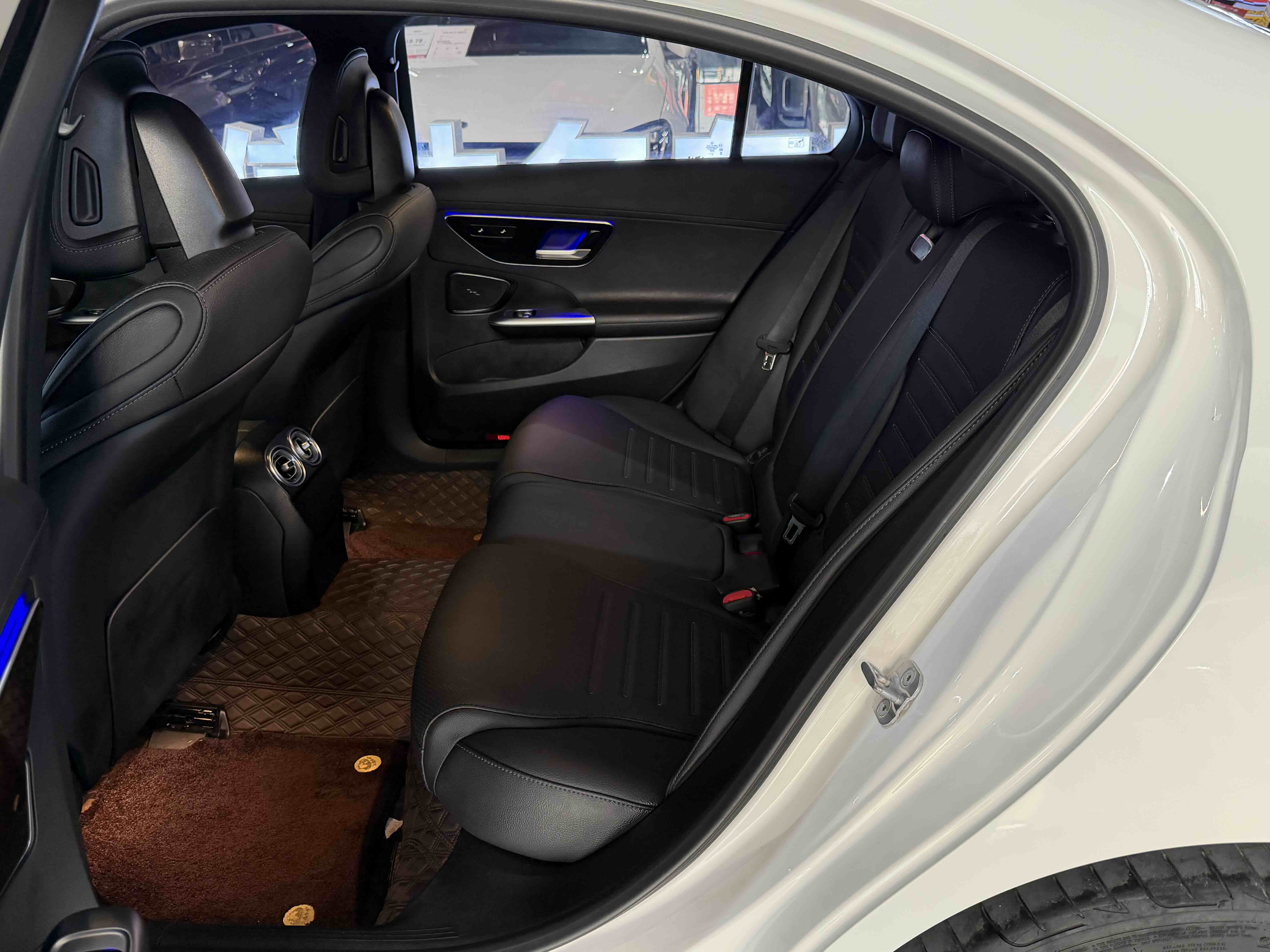 Mercedes-Benz C Class 2023 صورة سيارة #7