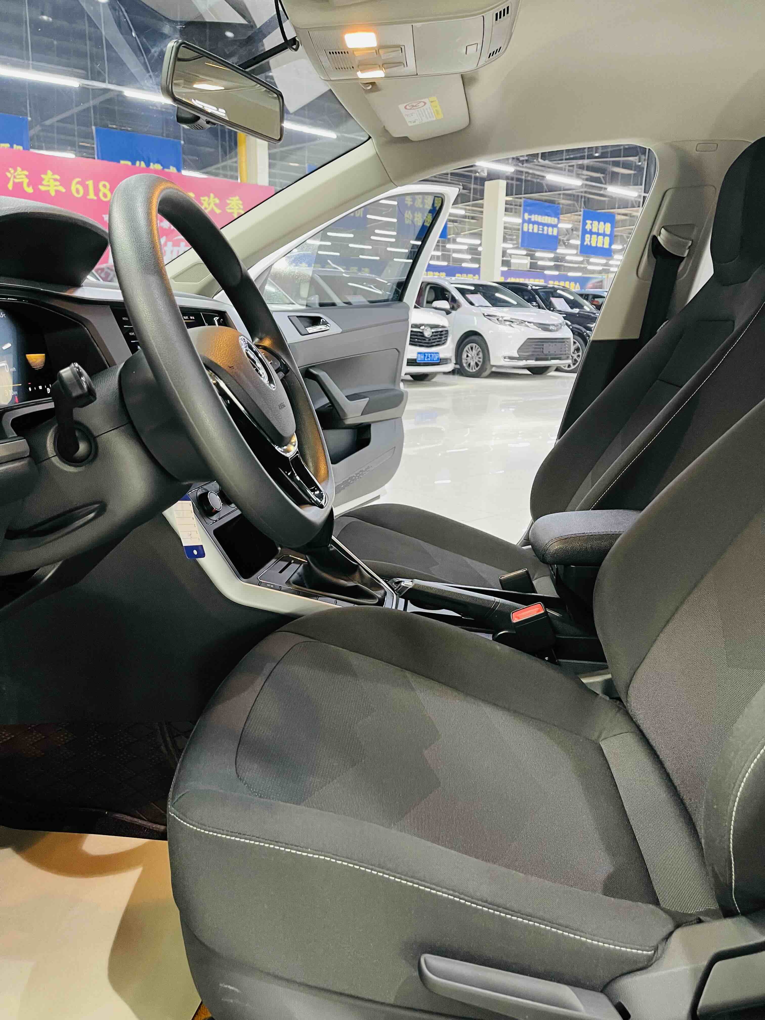 Polo 2023 car image #7