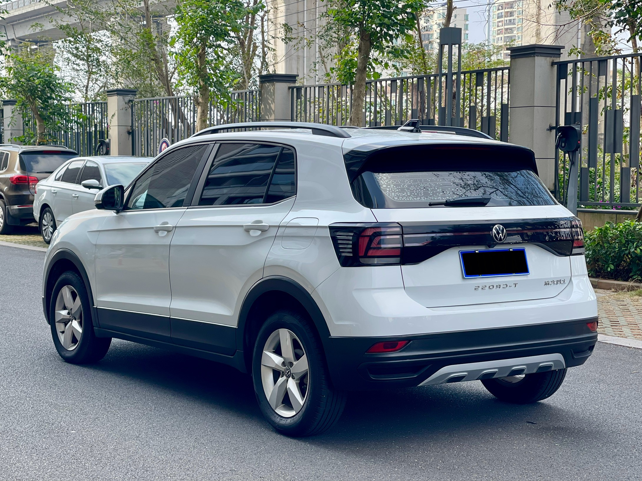 Volkswagen T-Cross 2023 car image #7
