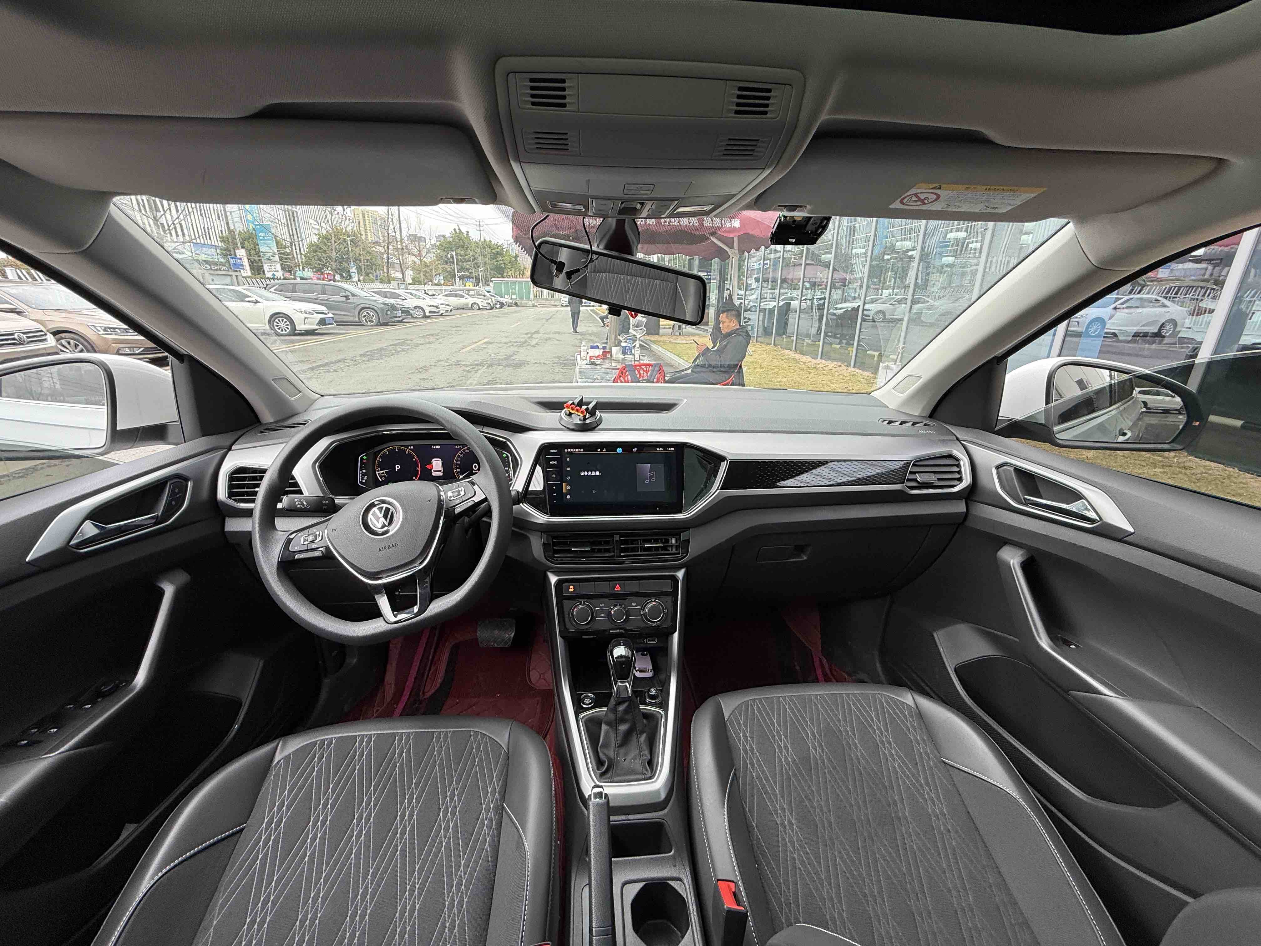 Volkswagen T-Cross 2023 car image #7