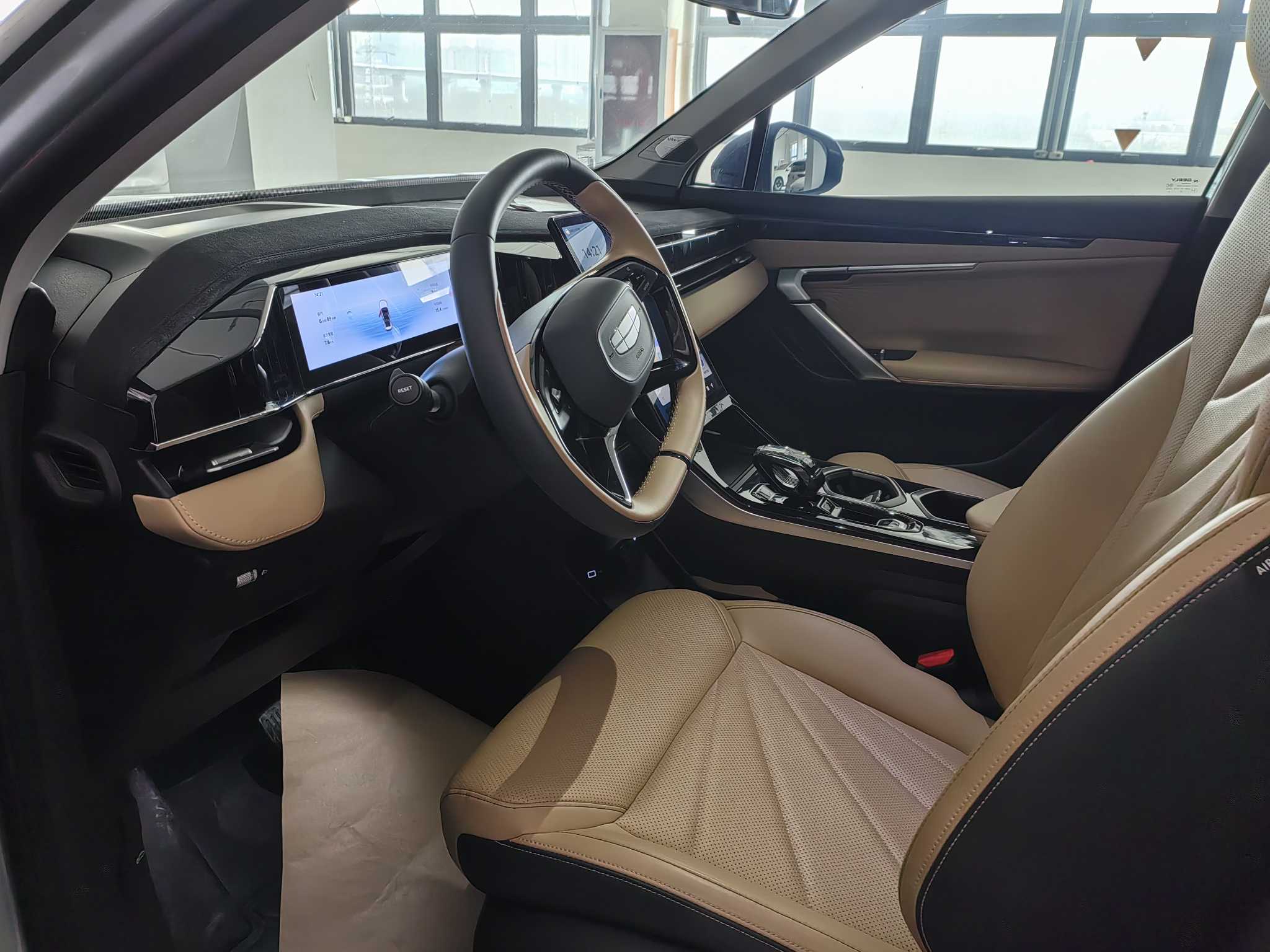 GEELY Boyue L 2023 car image #7