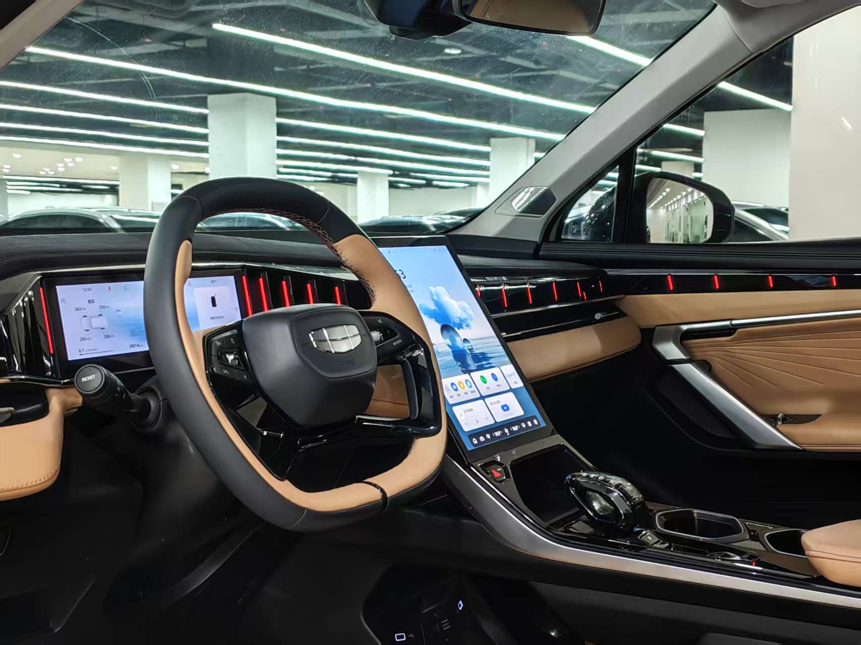 GEELY Boyue L 2023 car image #7