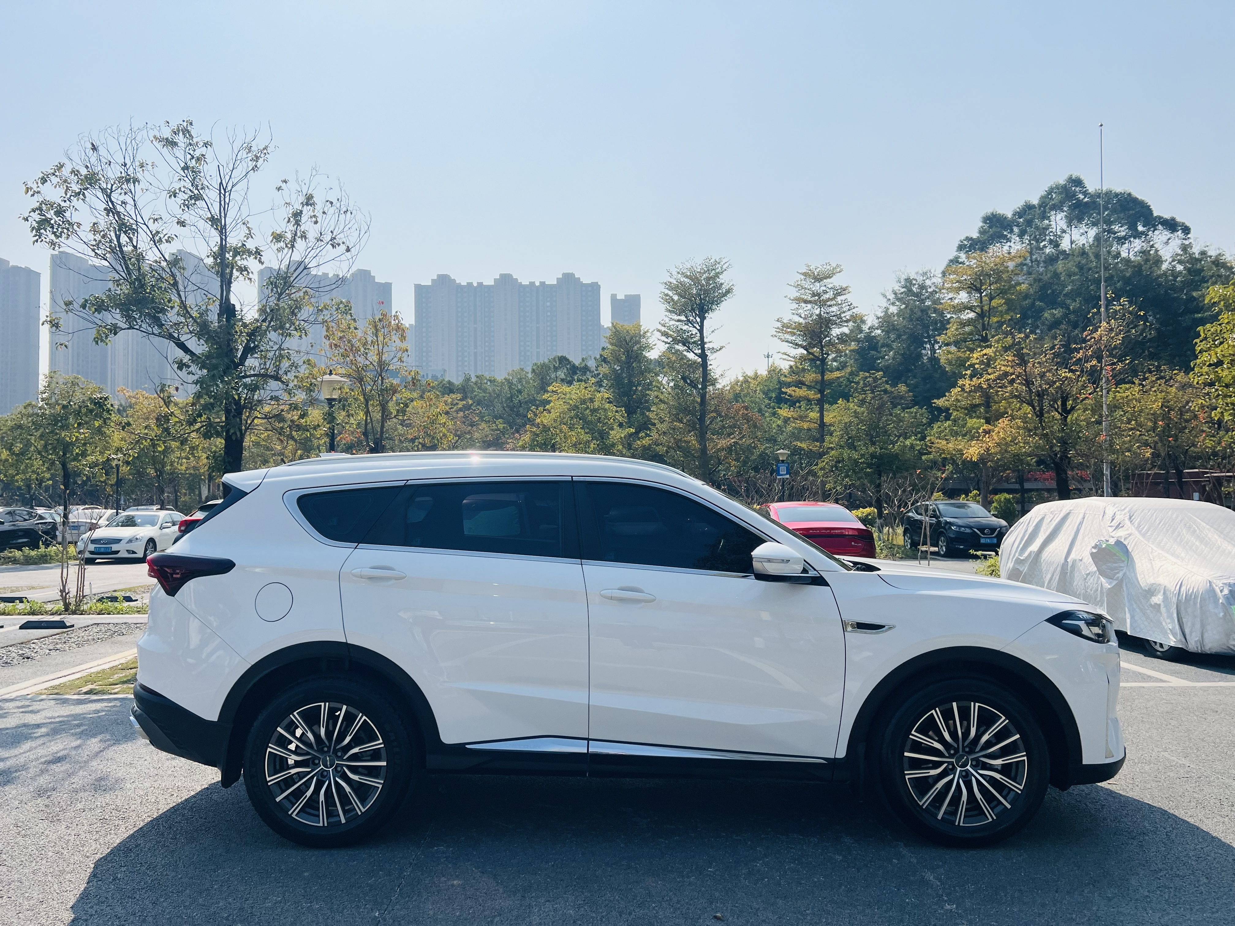X70 PLUS 2023 car image #7
