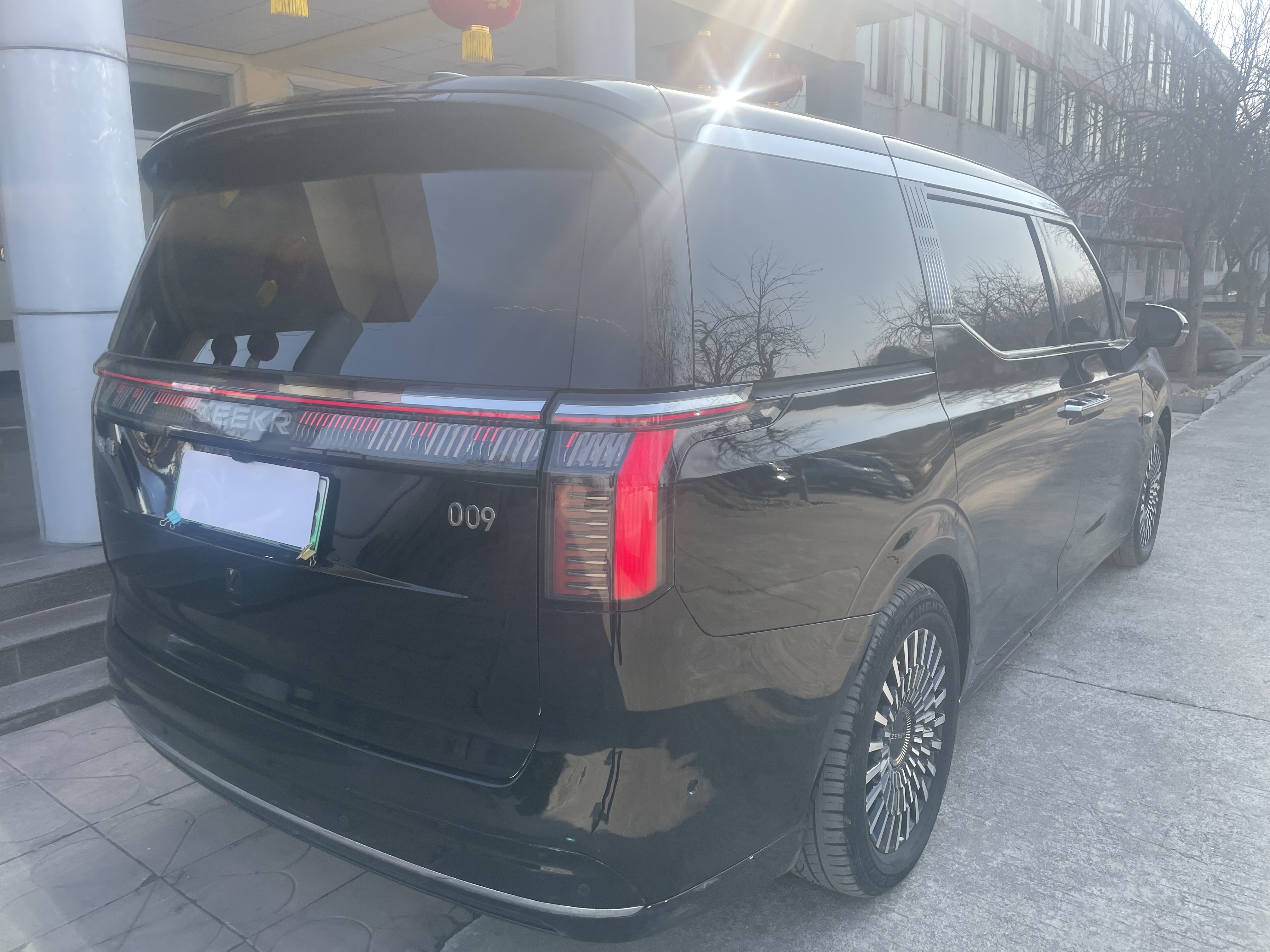 极氪 极氪009 2023 汽车图片 #7