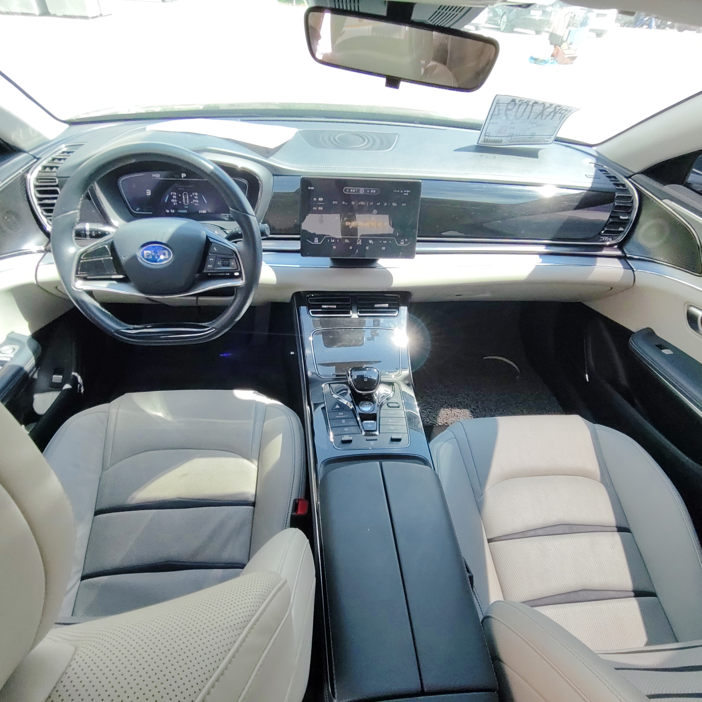 BYD e9 2022 car image #7