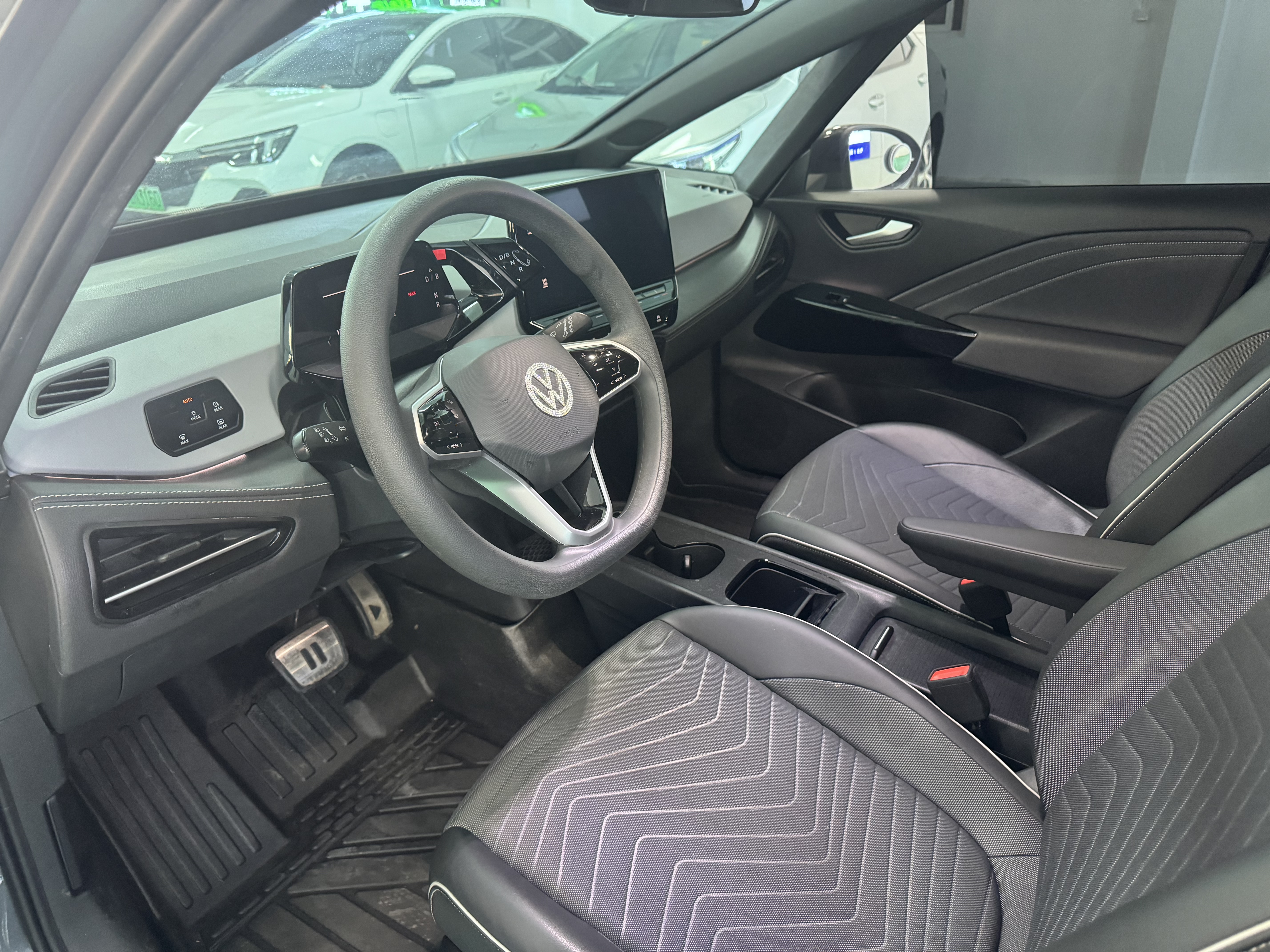 Volkswagen ID.3 2024 immagine di auto #7