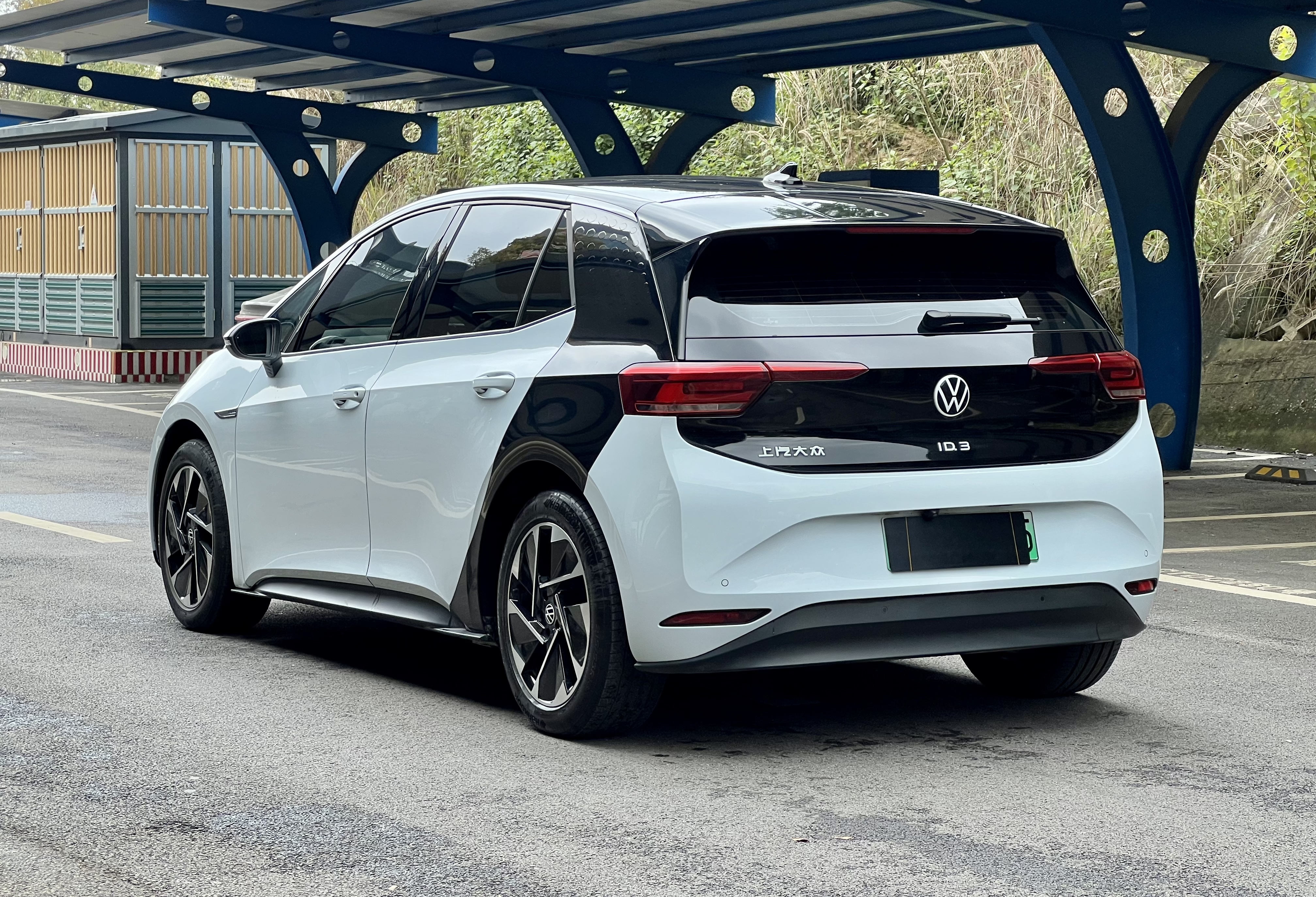 Volkswagen ID.3 2024 immagine di auto #7