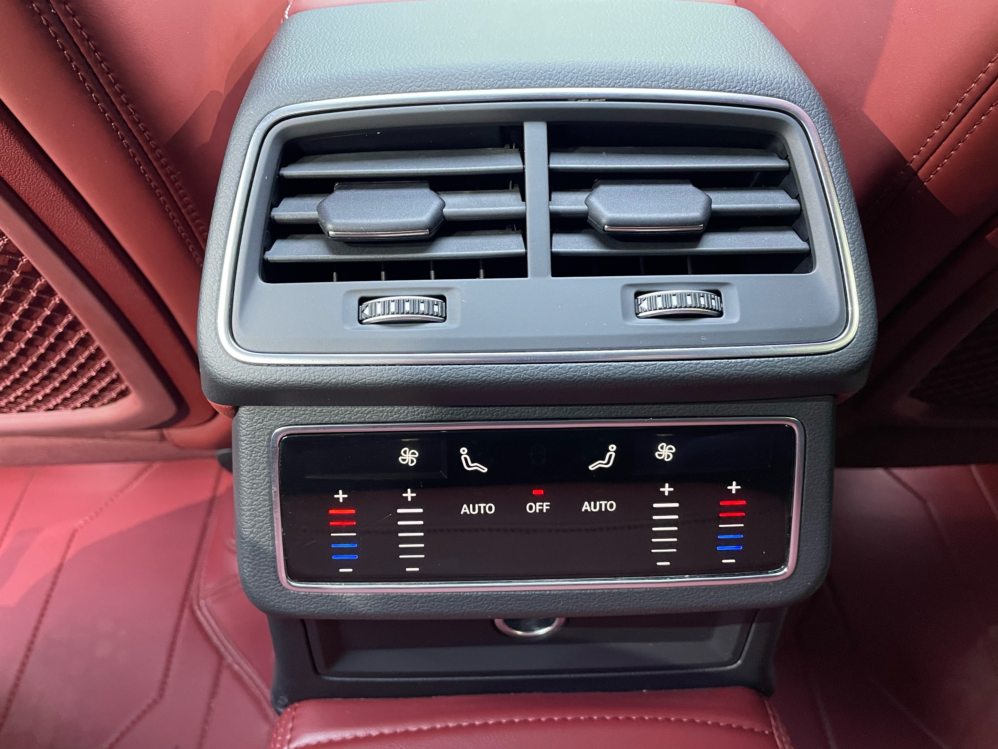 Audi S7 2023 car image #7