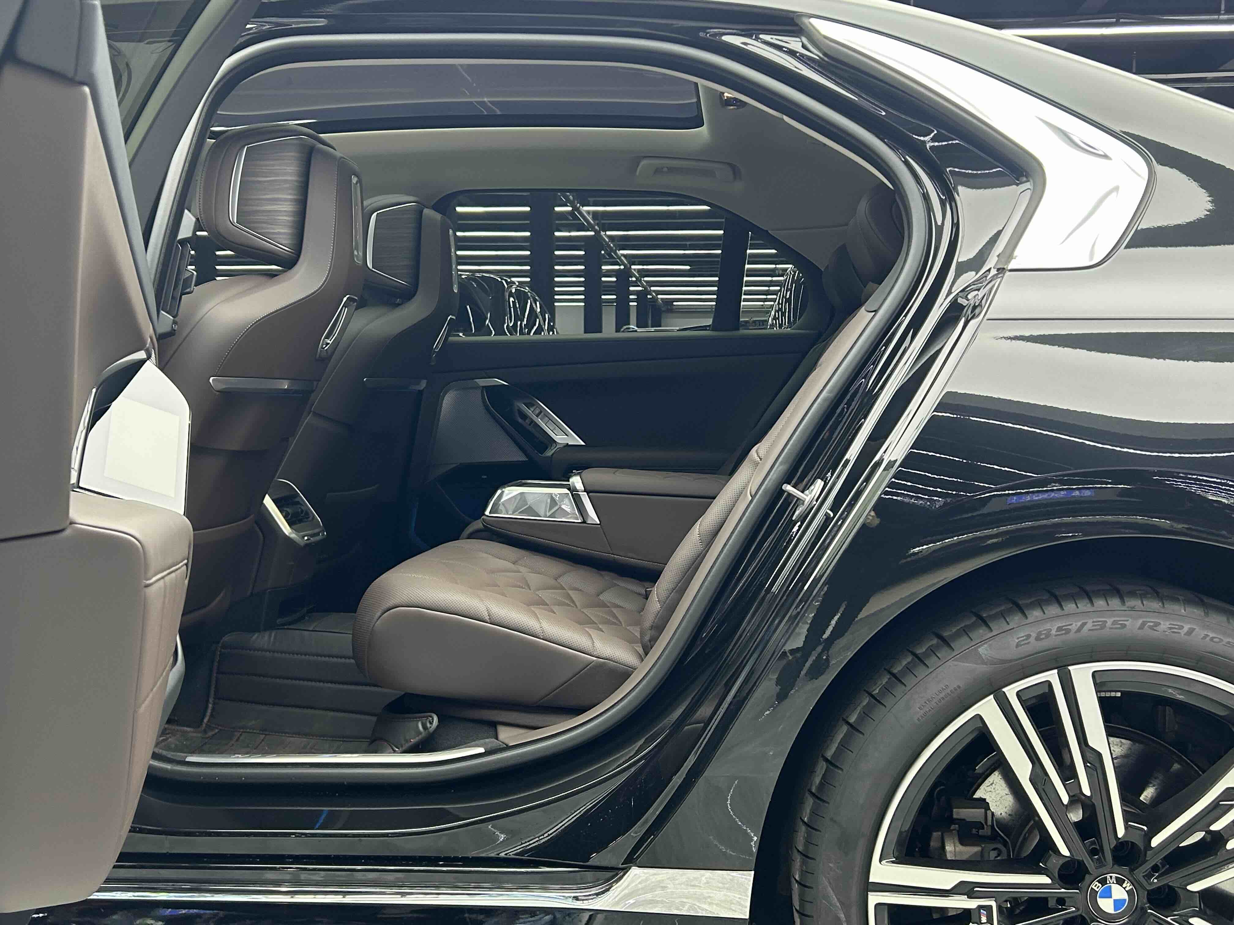 BMW 7 Series 2024 #7 BMW 7 Series 2024 car image #7