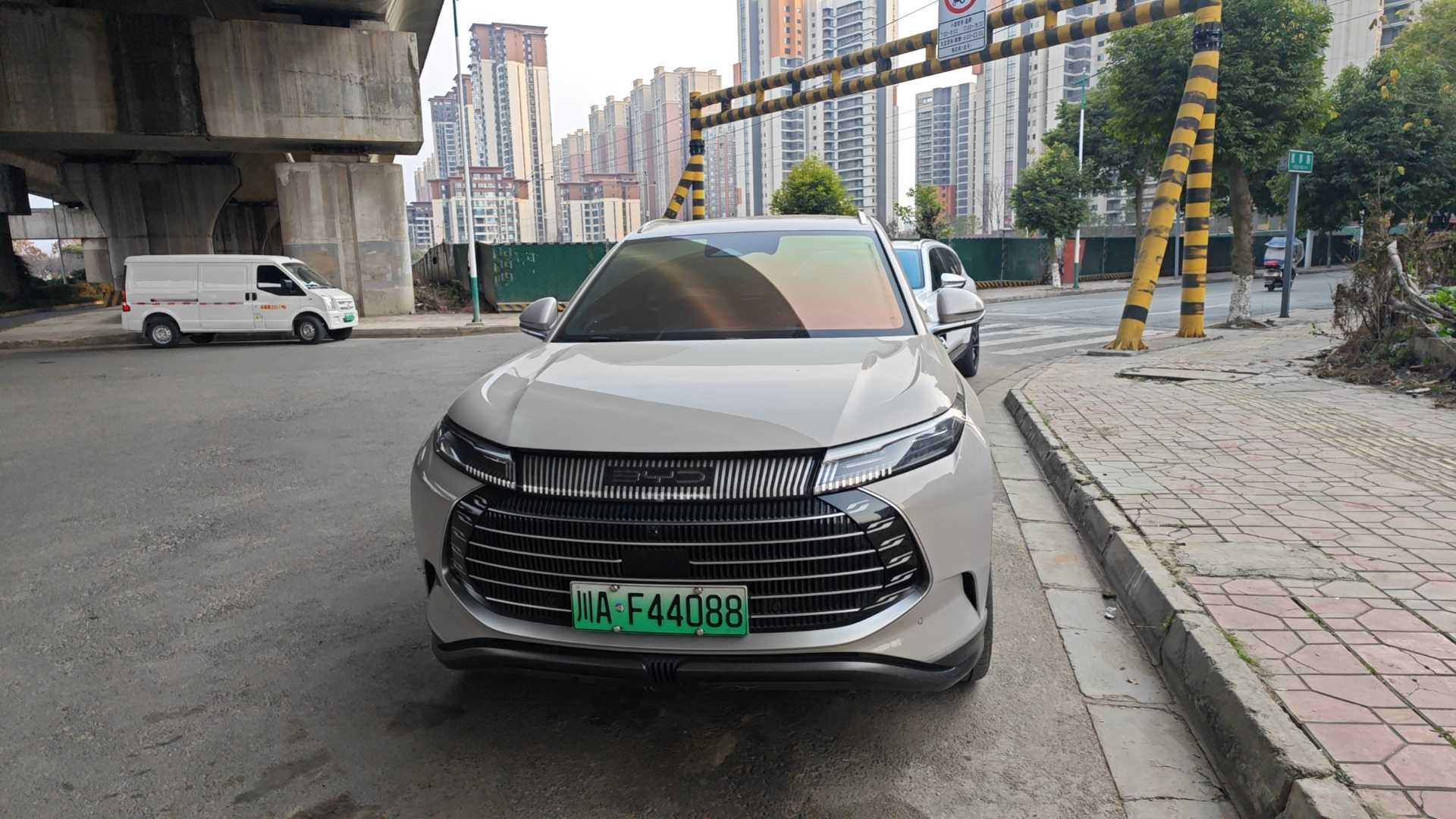 BYD Frigate 07 2023 immagine di auto #7