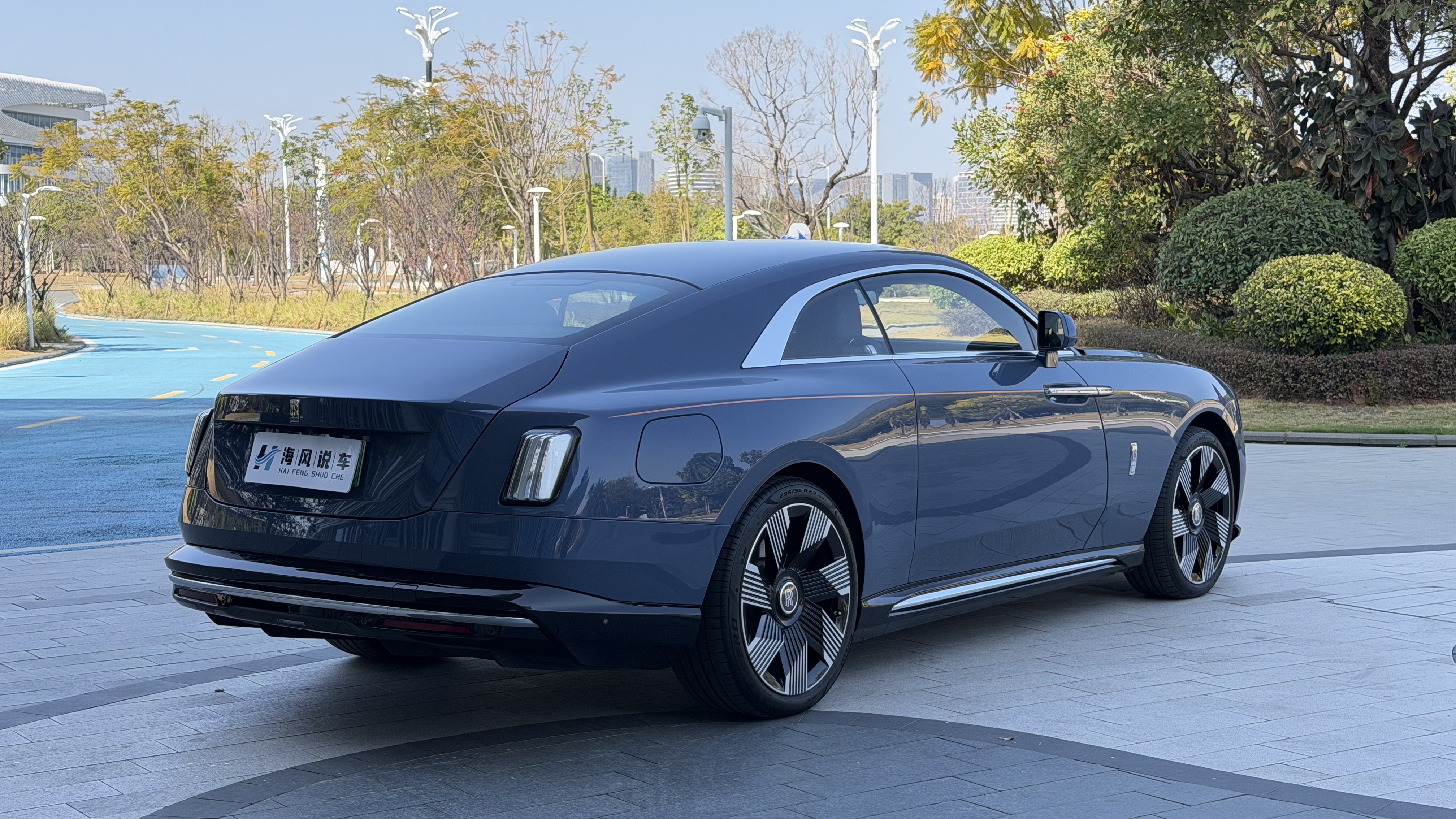 劳斯莱斯 闪灵 2024 #7 劳斯莱斯 闪灵 2024 汽车图片 #7